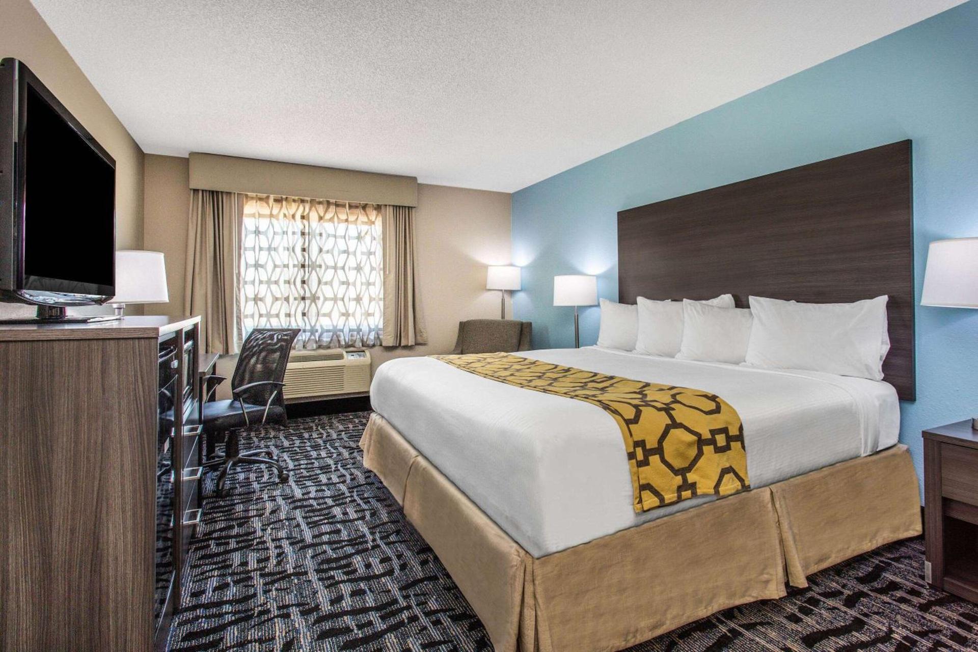 Baymont by Wyndham Joliet photo 16