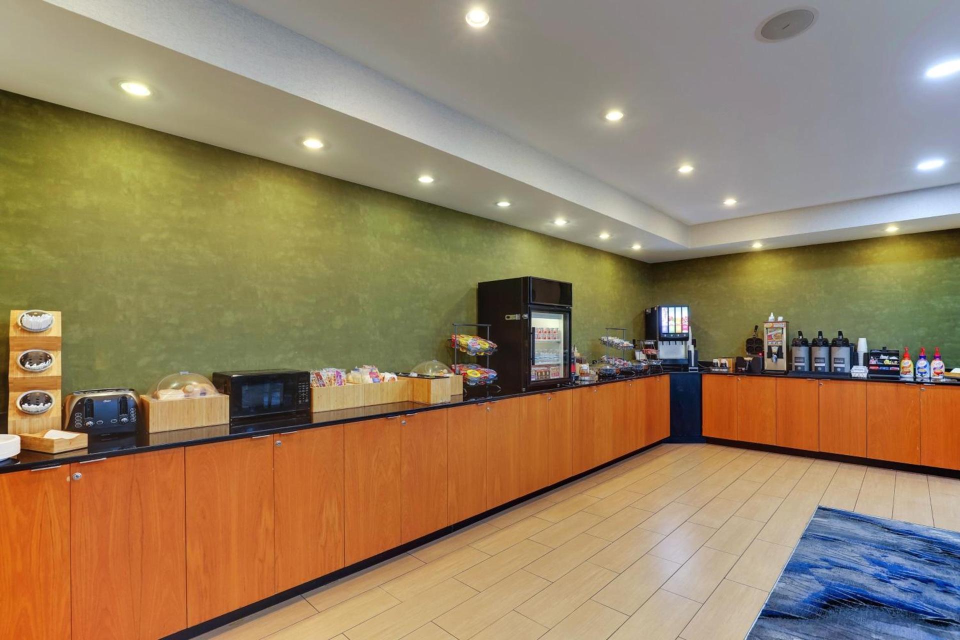 Fairfield Inn & Suites by Marriott Fort Worth I-30 West Near NAS JRB photo 46