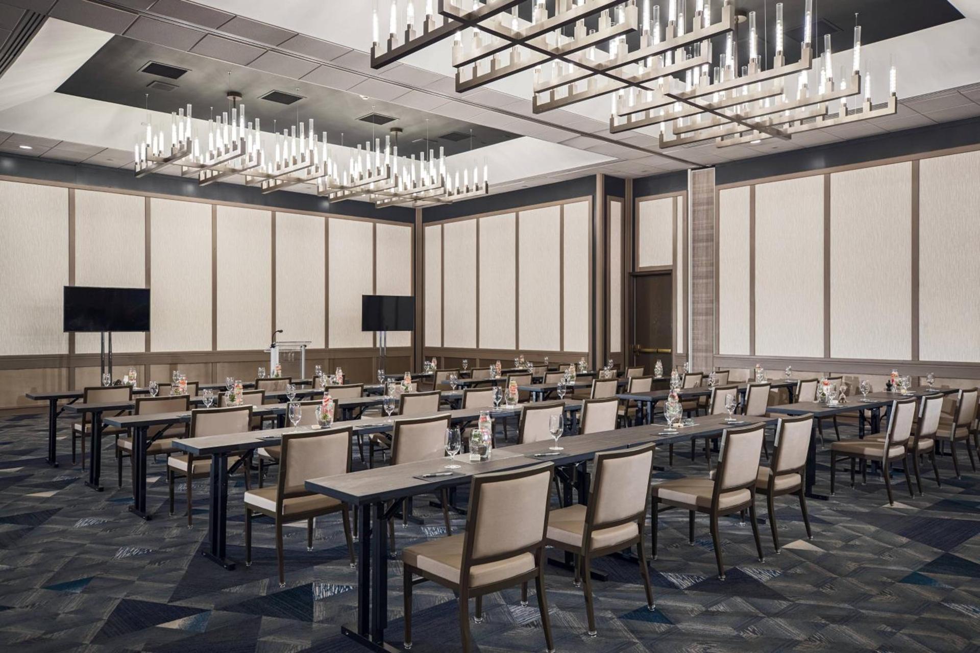 Renaissance Toledo Downtown Hotel photo 43