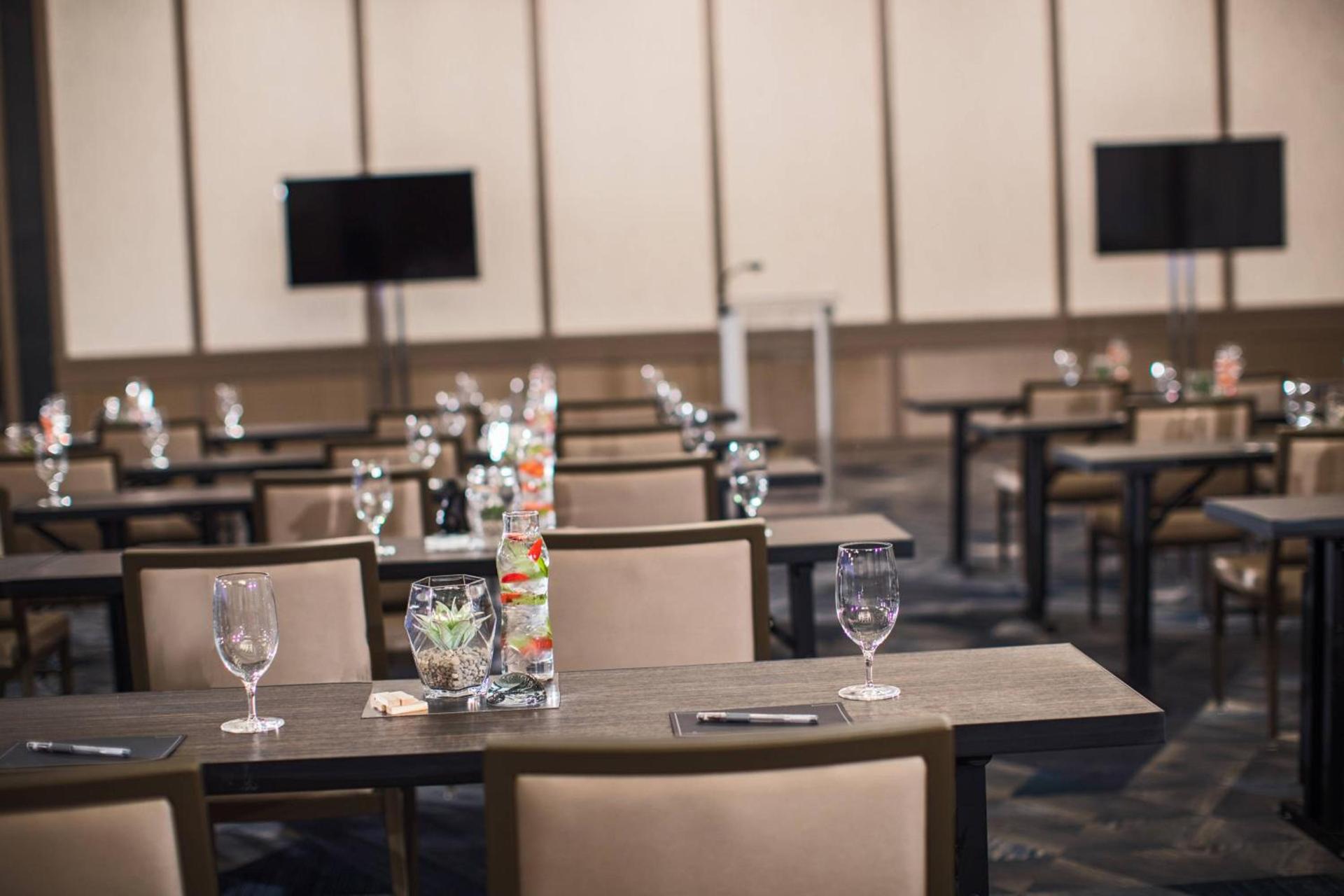 Renaissance Toledo Downtown Hotel photo 44