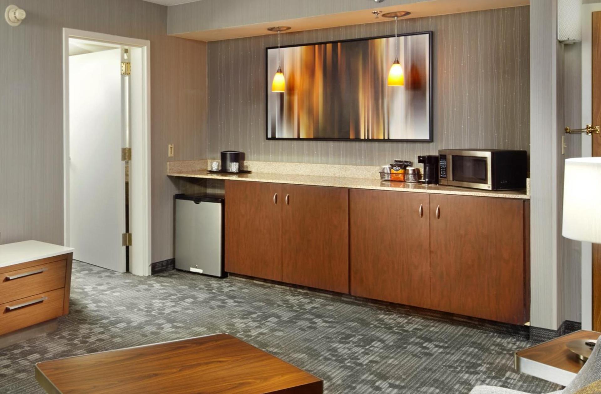 Courtyard by Marriott State College photo 4