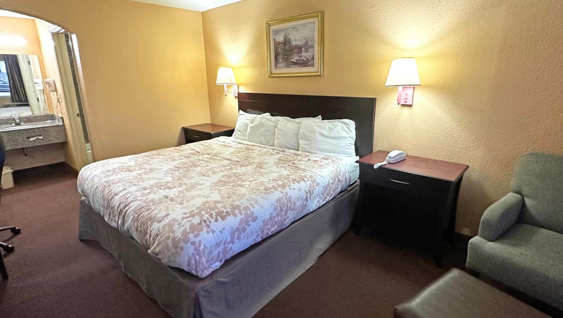 Apollo Lodge and RV Park photo 11