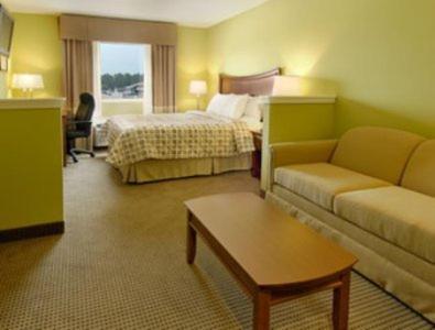 Days Inn & Suites by Wyndham Swainsboro photo 18