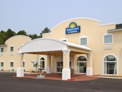 Days Inn & Suites by Wyndham Swainsboro photo 14