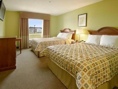 Days Inn & Suites by Wyndham Swainsboro photo 17