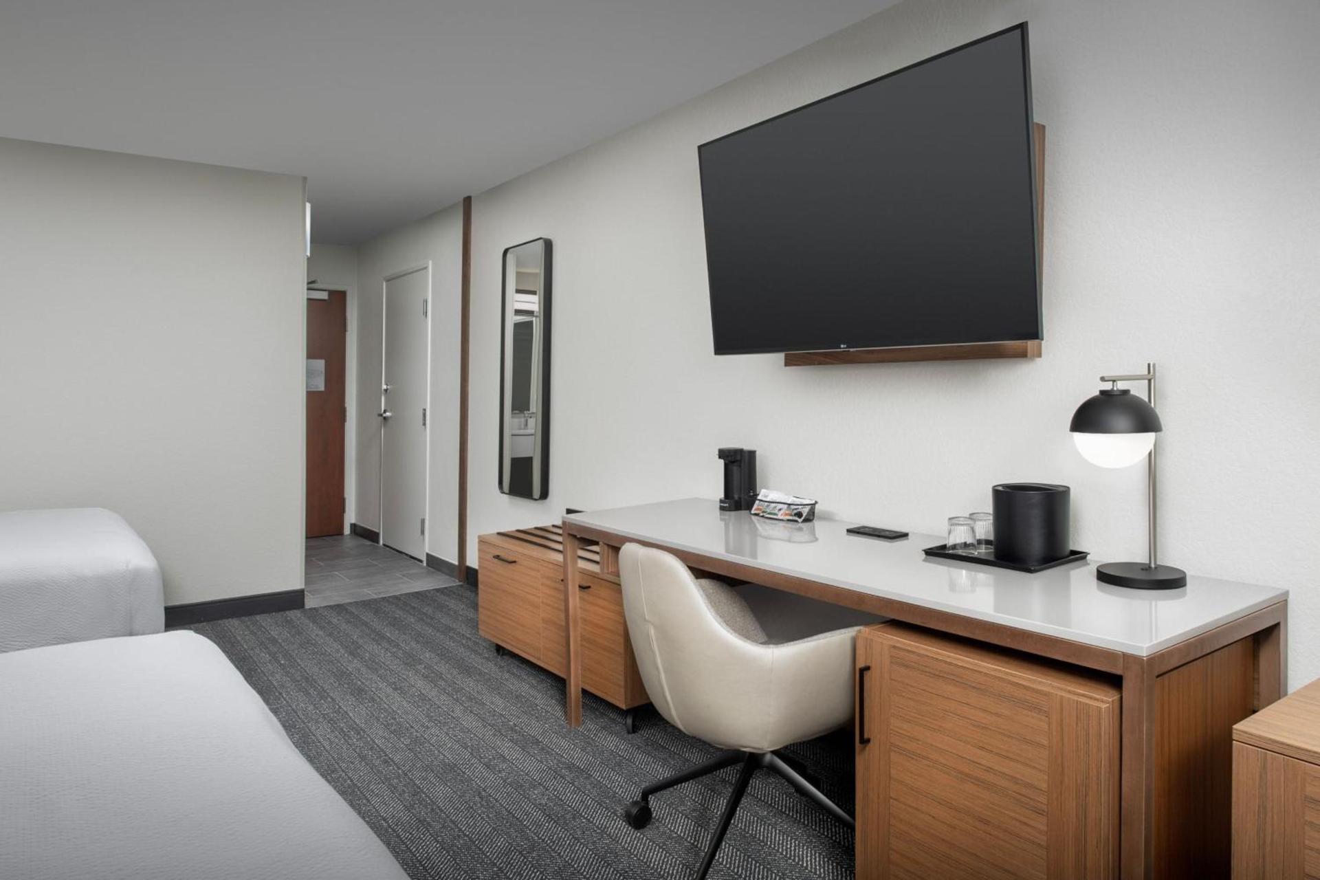 Courtyard by Marriott Dayton Beavercreek photo 40