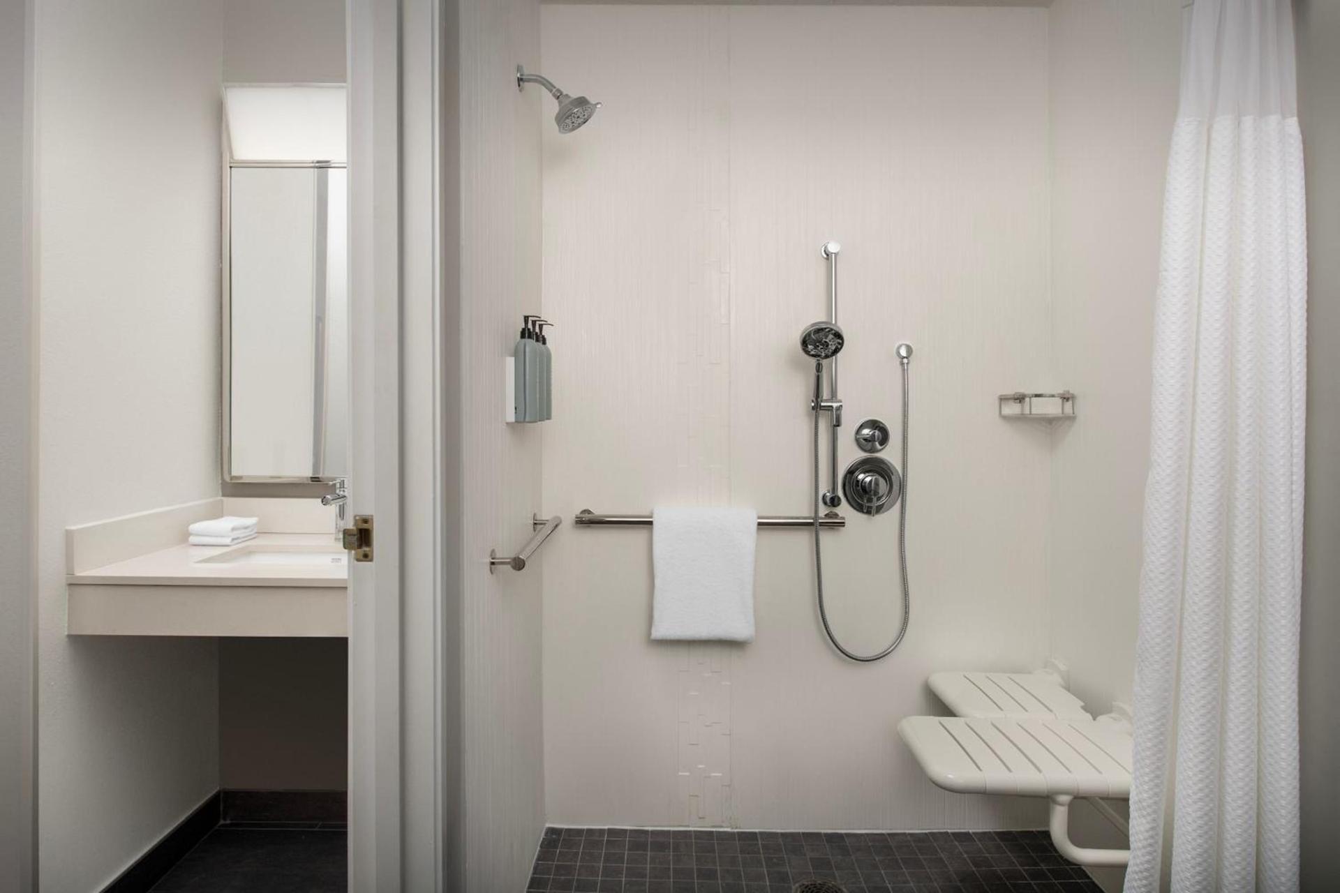 Courtyard by Marriott Dayton Beavercreek photo 44