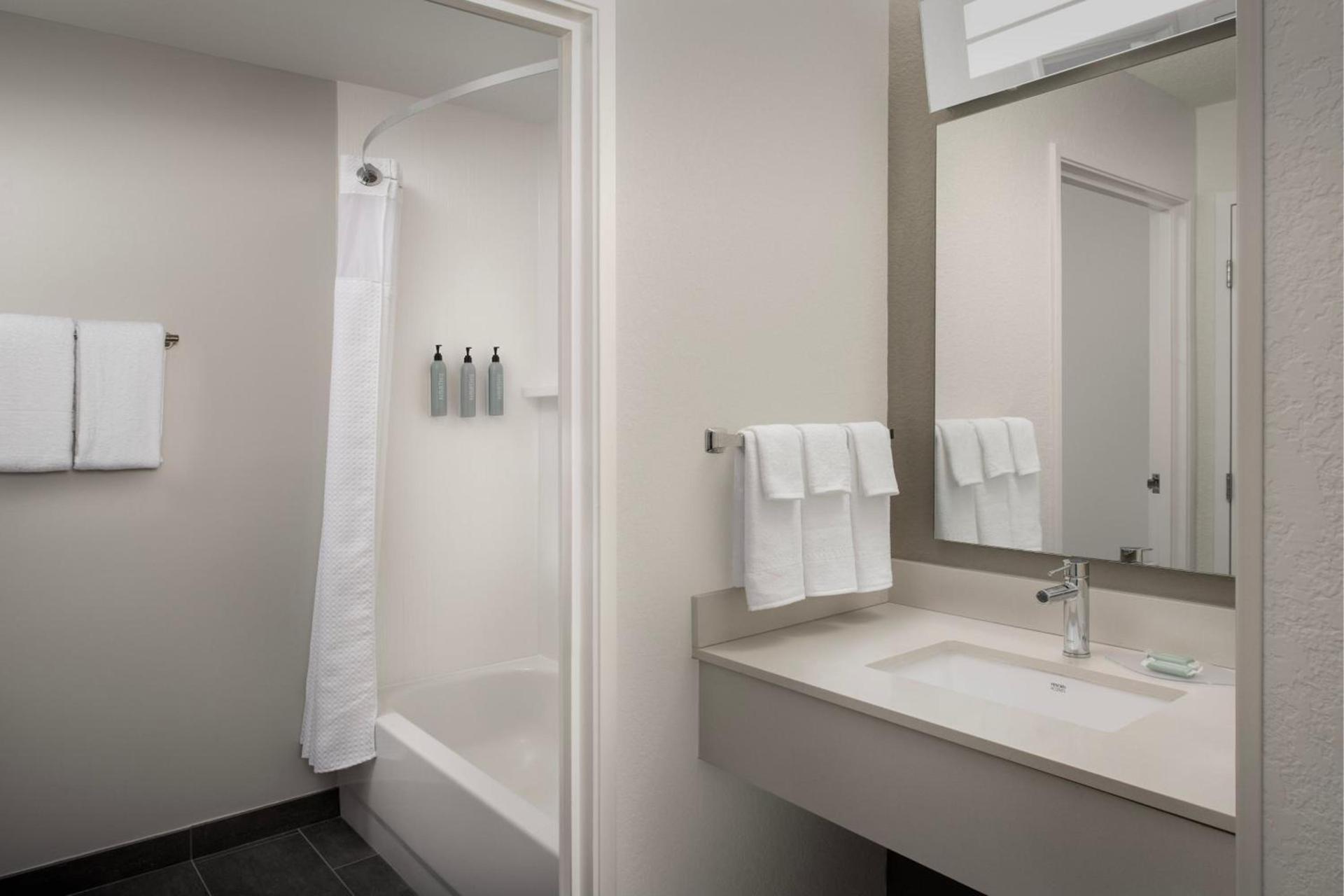 Courtyard by Marriott Dayton Beavercreek photo 48