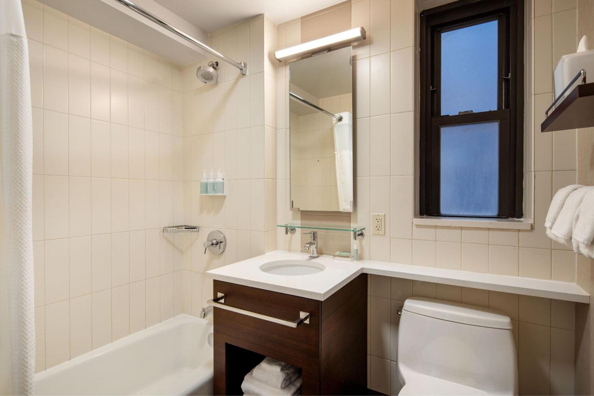 Residence Inn by Marriott New York Manhattan/ Midtown Eastside photo 40