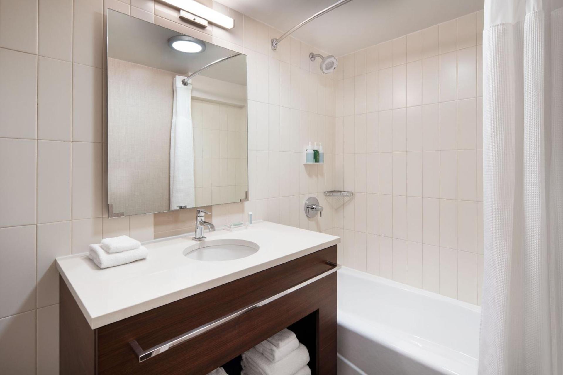 Residence Inn by Marriott New York Manhattan/ Midtown Eastside photo 43