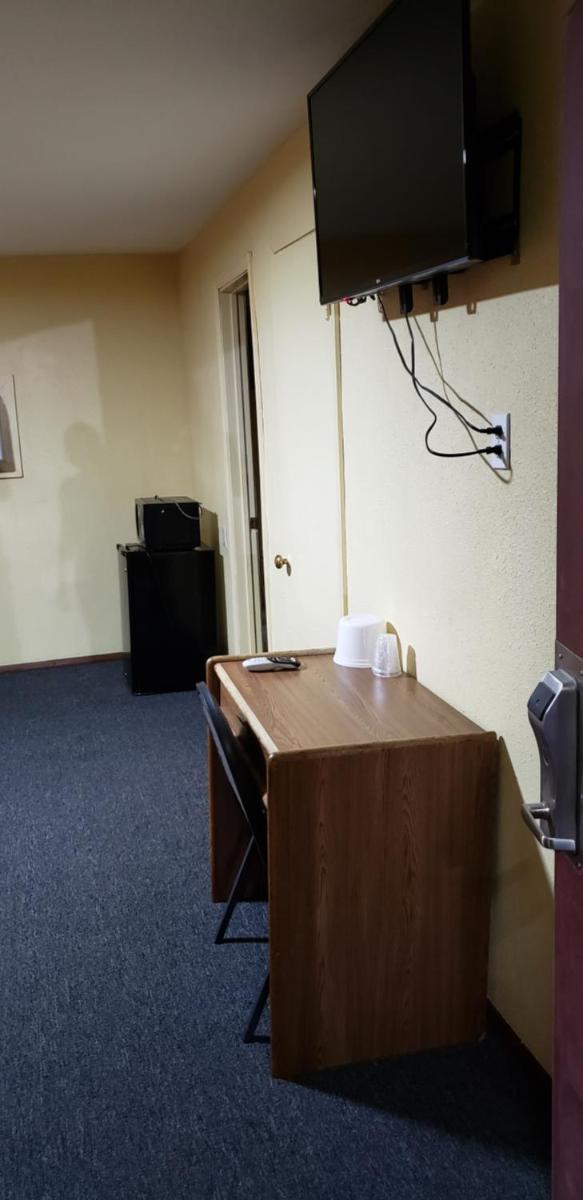 Economy Inn Odessa photo 20