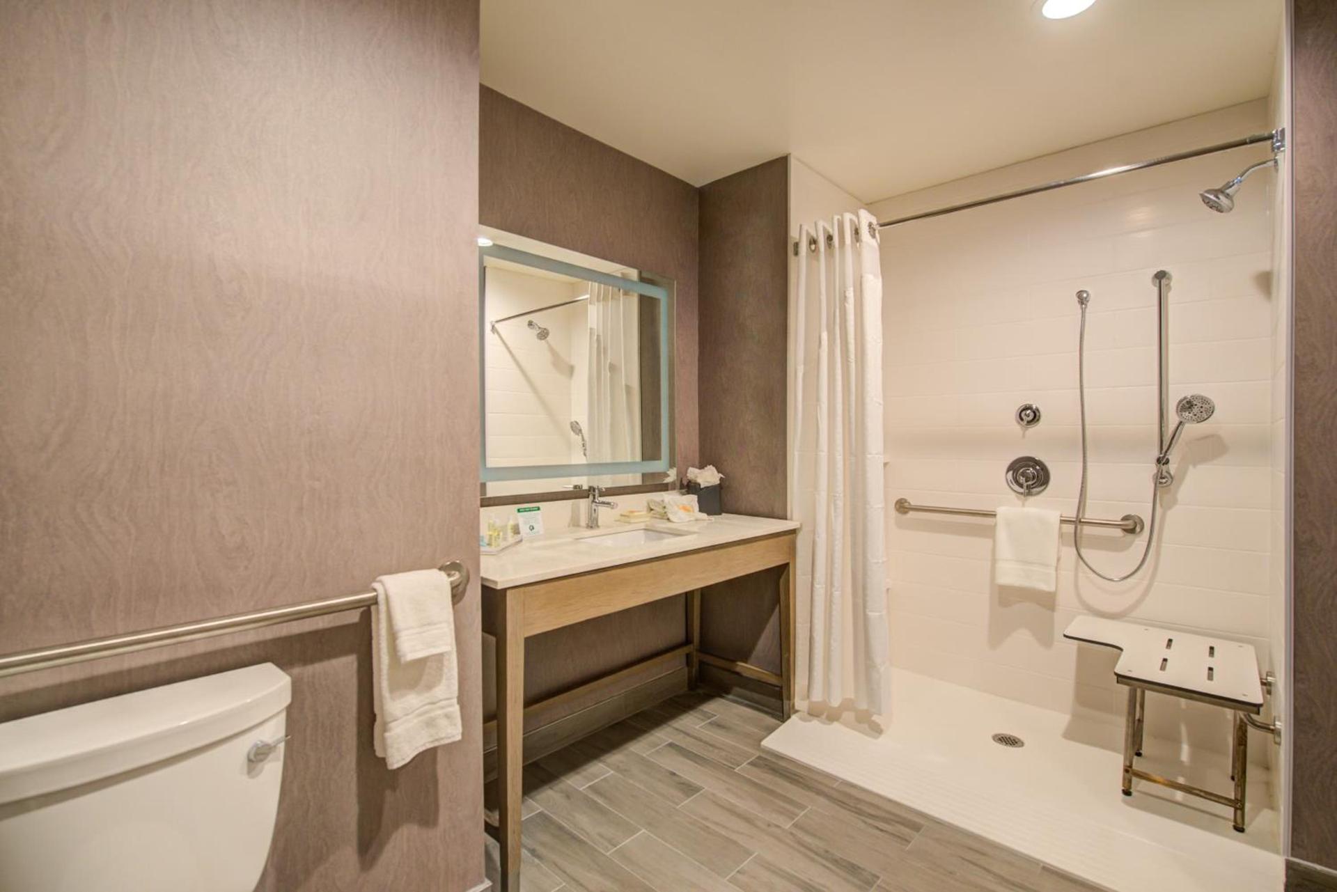 Holiday Inn Hotel & Suites - Houston West - Katy Mills by IHG photo 2
