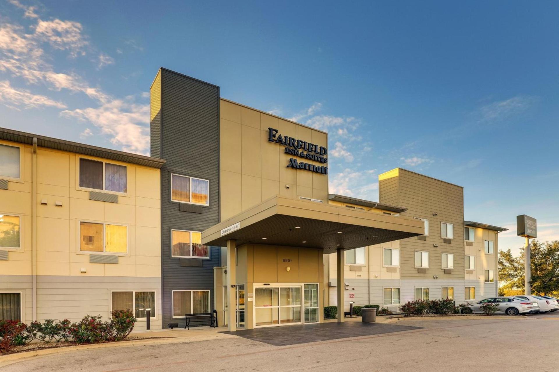 Fairfield Inn & Suites by Marriott Fort Worth I-30 West Near NAS JRB photo 6