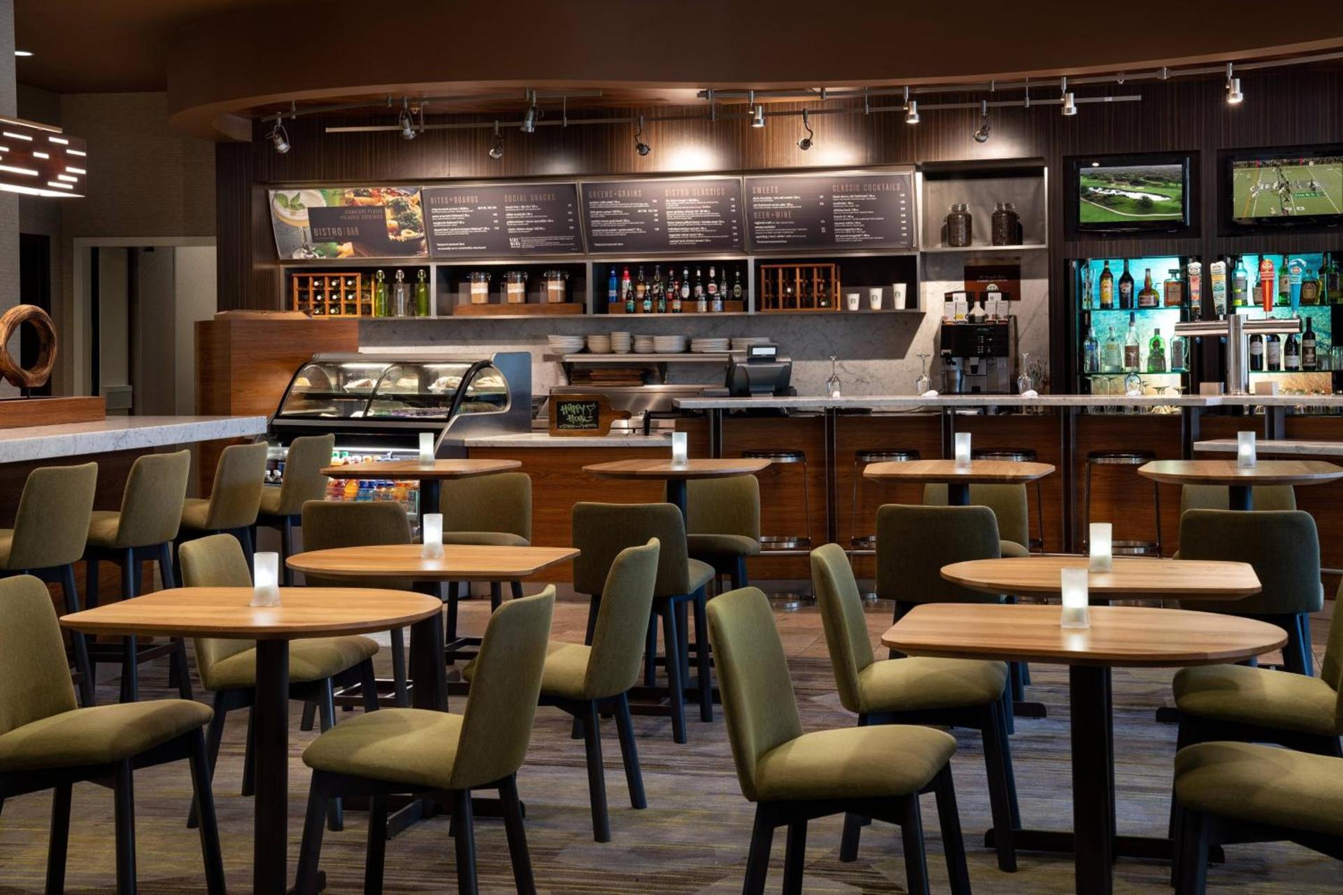 Courtyard by Marriott Maui Kahului Airport photo 27