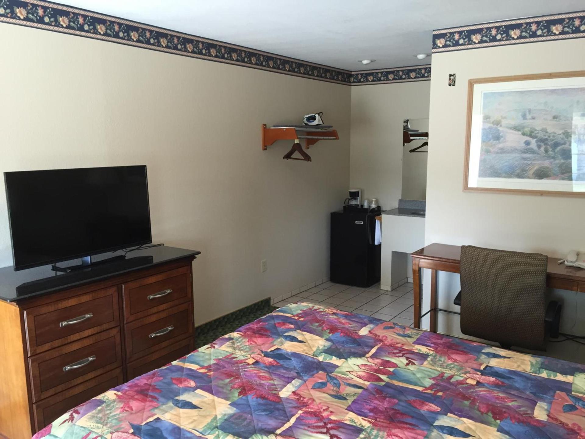 Budget Inn of Lodi photo 18