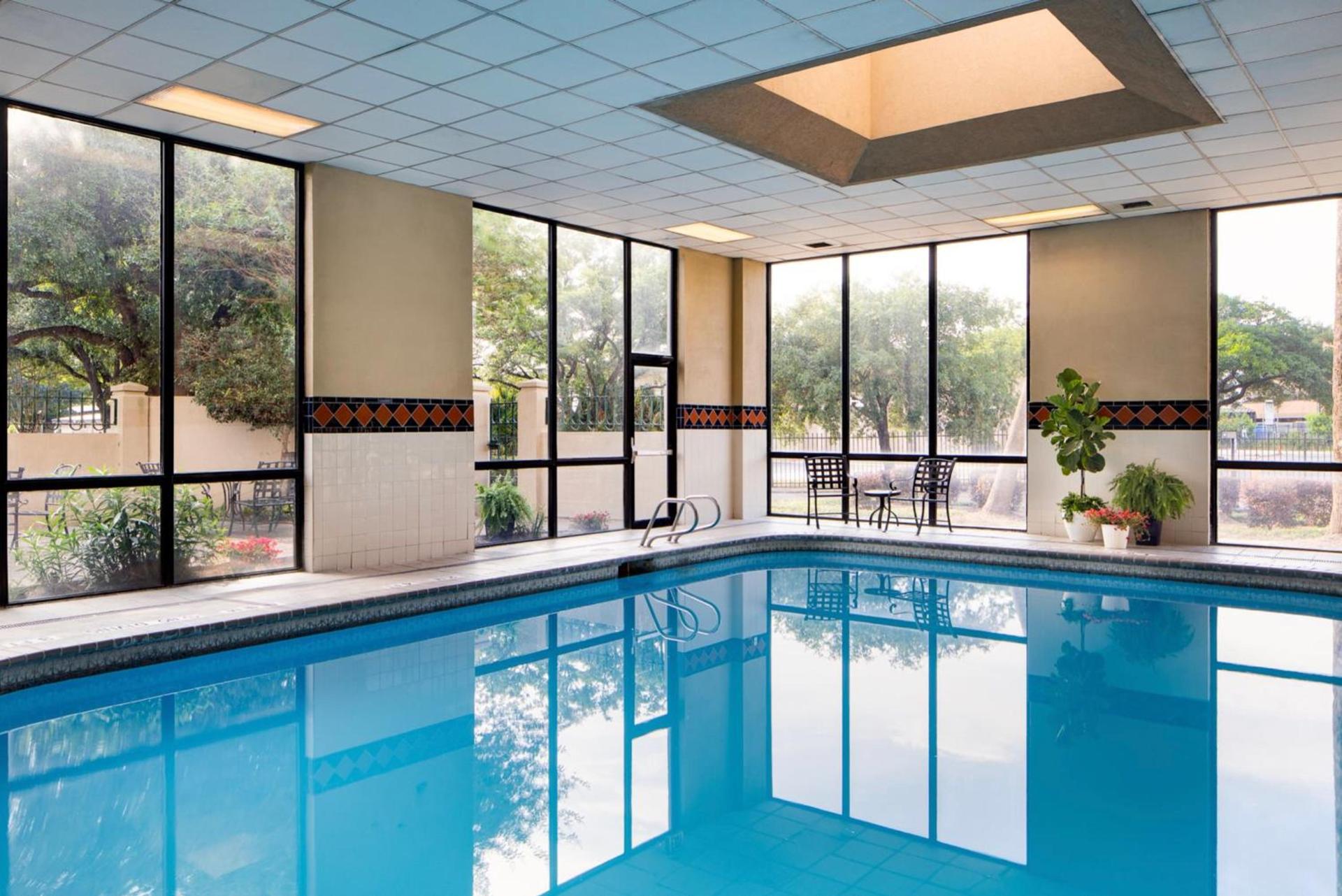 Houston Marriott South at Hobby Airport photo 2