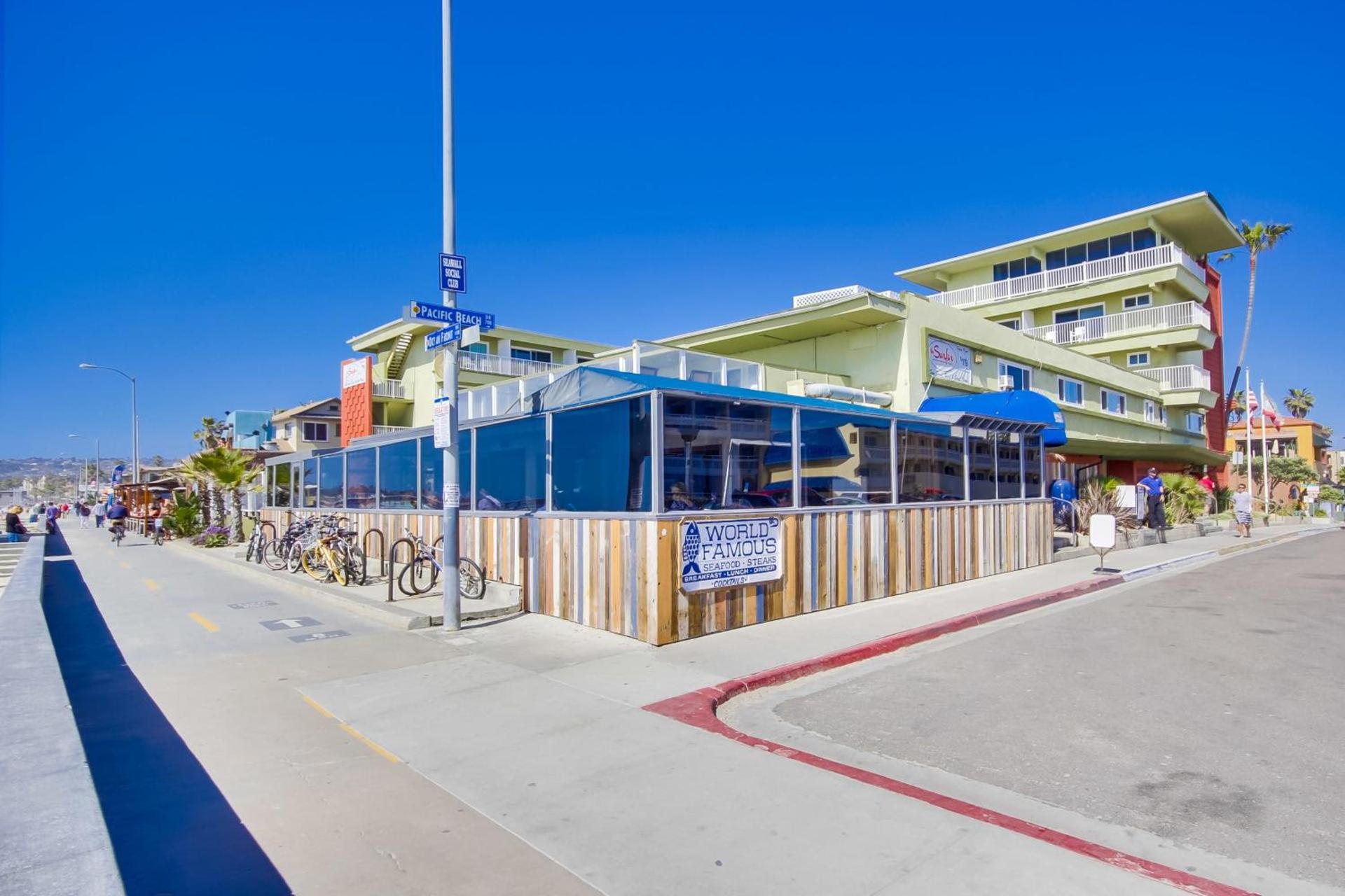 Surfer Beach Hotel photo 38