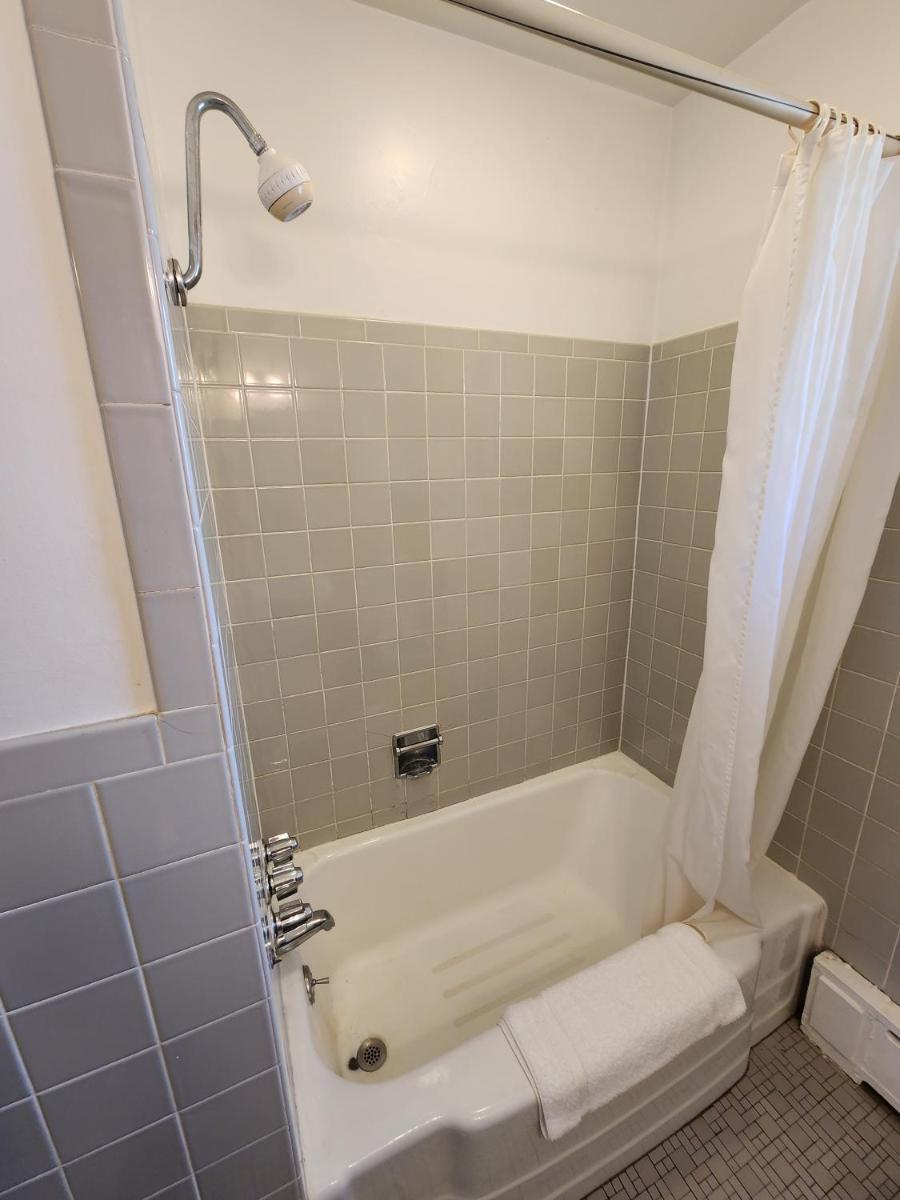 Riviera Motel photo 9
