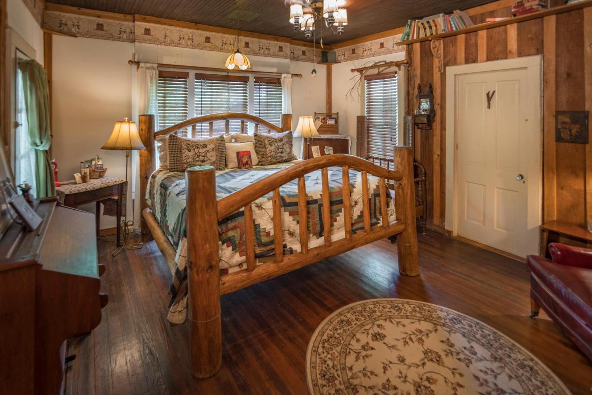 Country Woods Inn photo 10