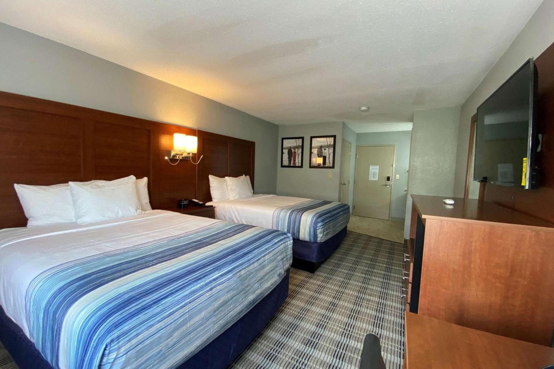 AmericInn by Wyndham Williamsburg photo 83