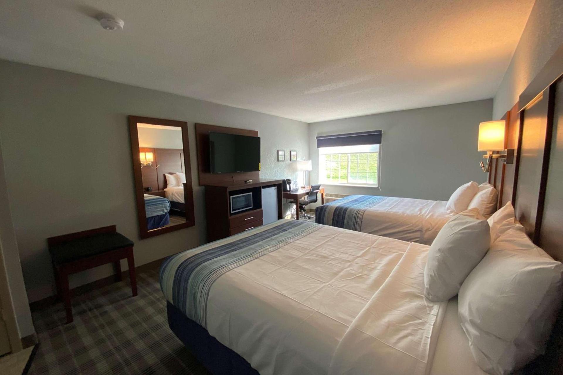 AmericInn by Wyndham Williamsburg photo 9