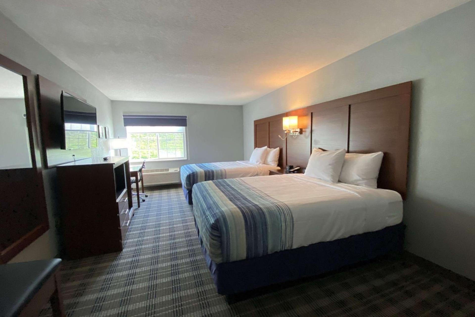 AmericInn by Wyndham Williamsburg photo 14