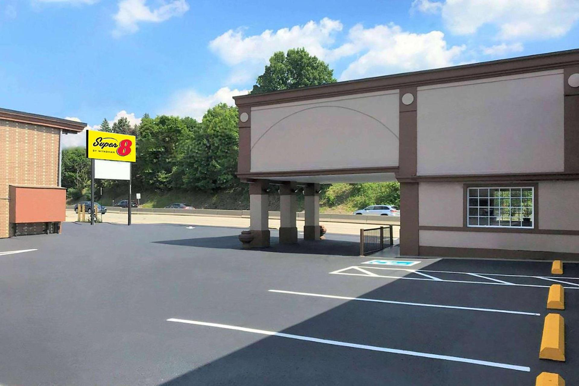 Super 8 by Wyndham Greensburg — hotel in Greensburg
