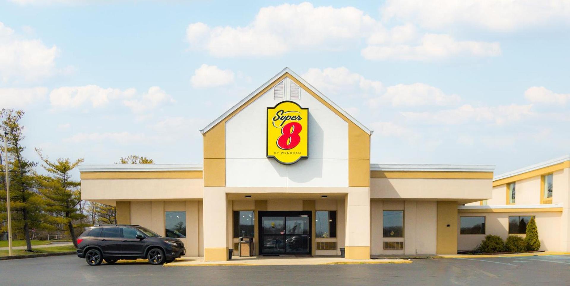 Super 8 by Wyndham Indianapolis South photo 31