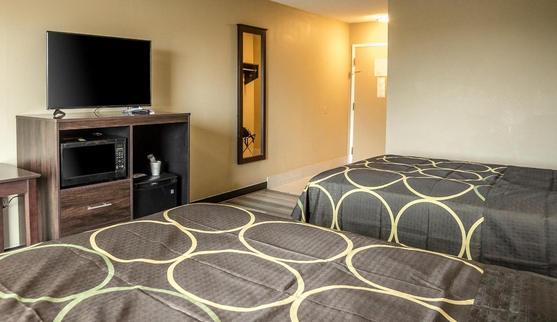 Super 8 by Wyndham Indianapolis South photo 29