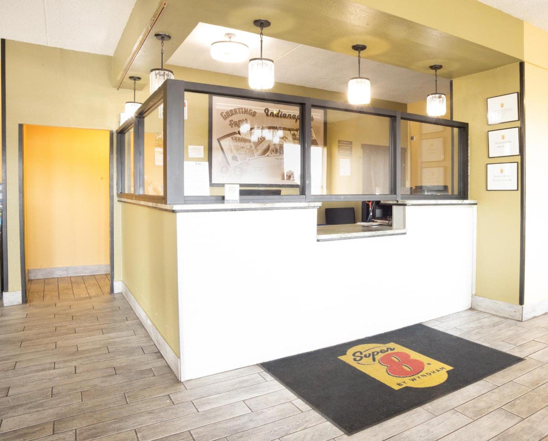 Super 8 by Wyndham Indianapolis South photo 30