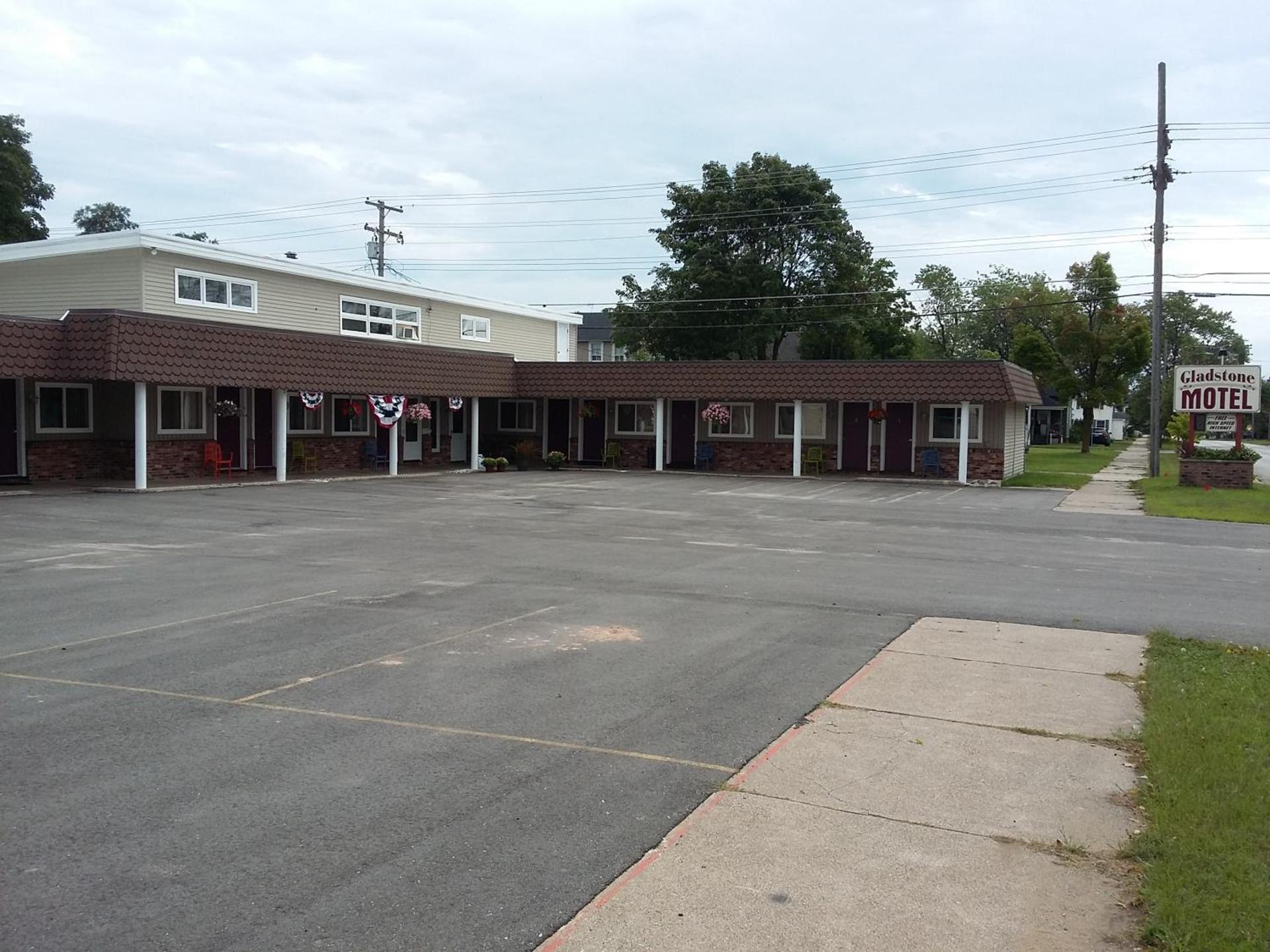 Gladstone Motel photo 1