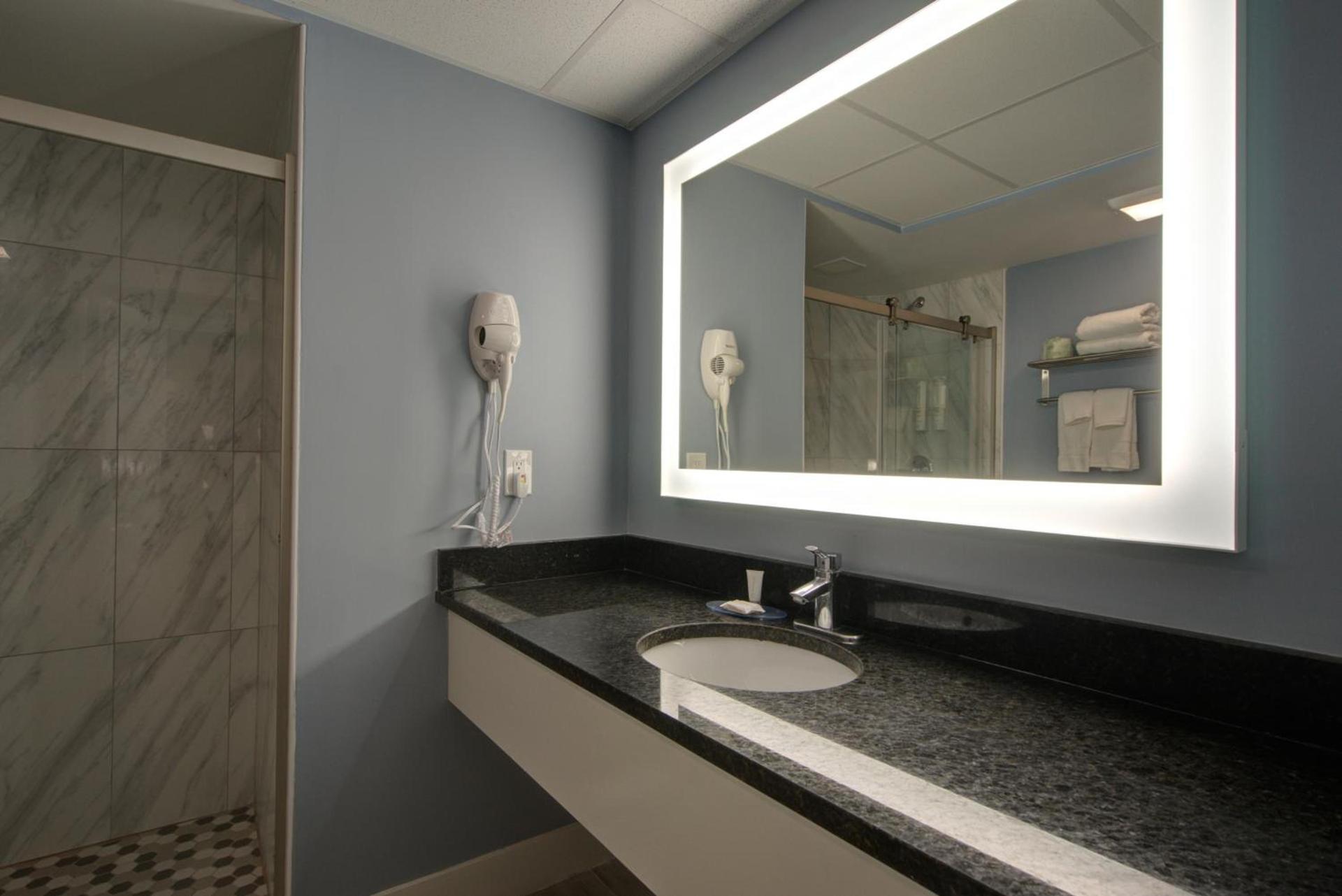 Clarion Pointe Tampa-Brandon Near Fairgrounds and Casino photo 54