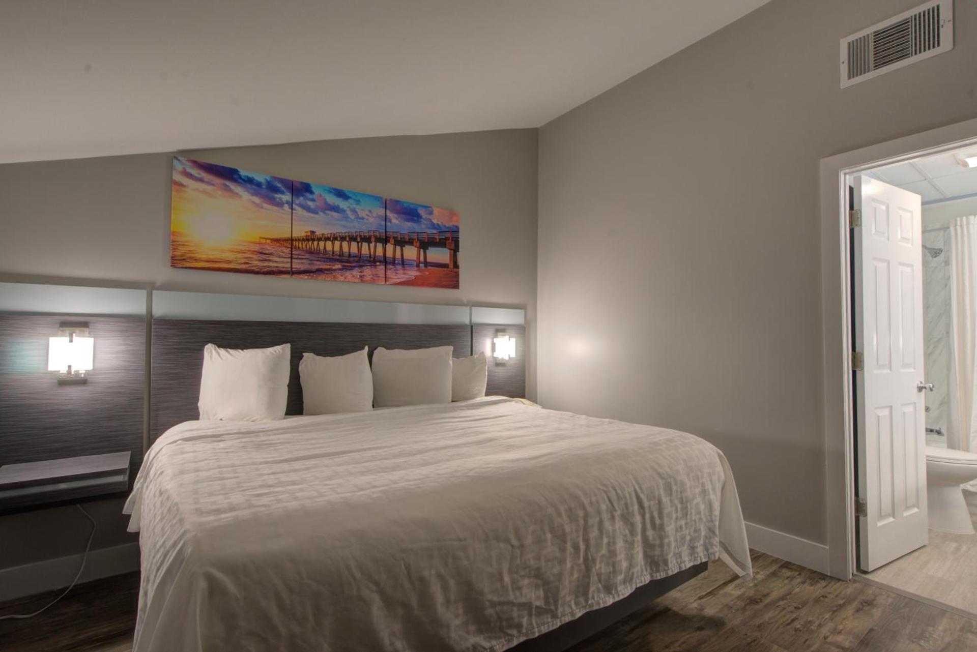 Clarion Pointe Tampa-Brandon Near Fairgrounds and Casino photo 60