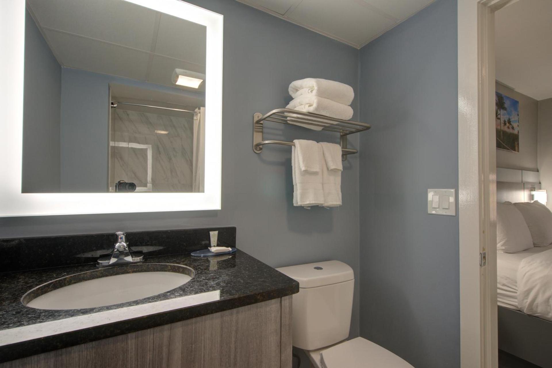 Clarion Pointe Tampa-Brandon Near Fairgrounds and Casino photo 70