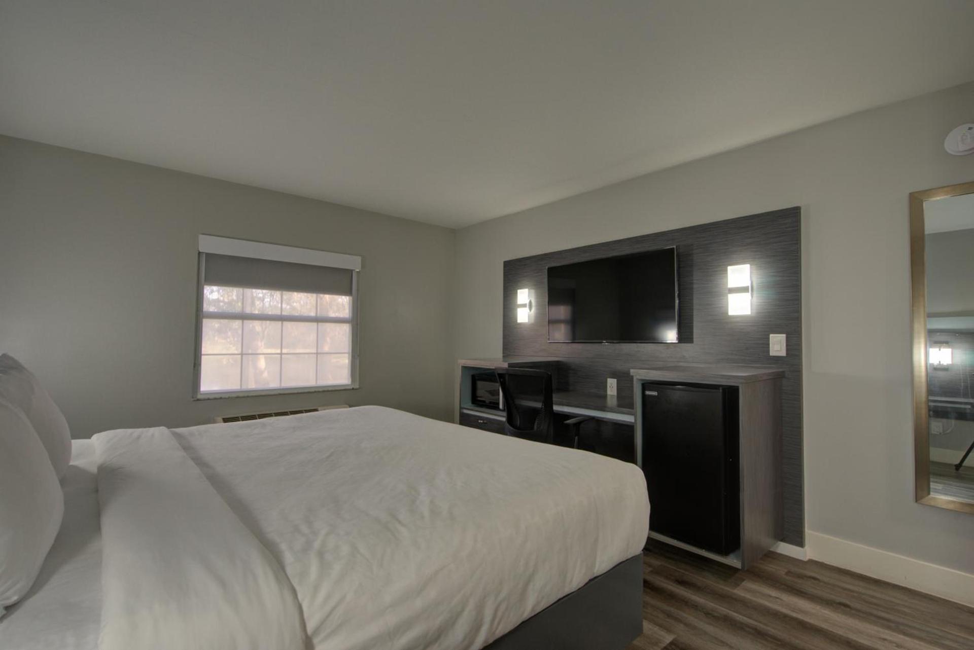 Clarion Pointe Tampa-Brandon Near Fairgrounds and Casino photo 68