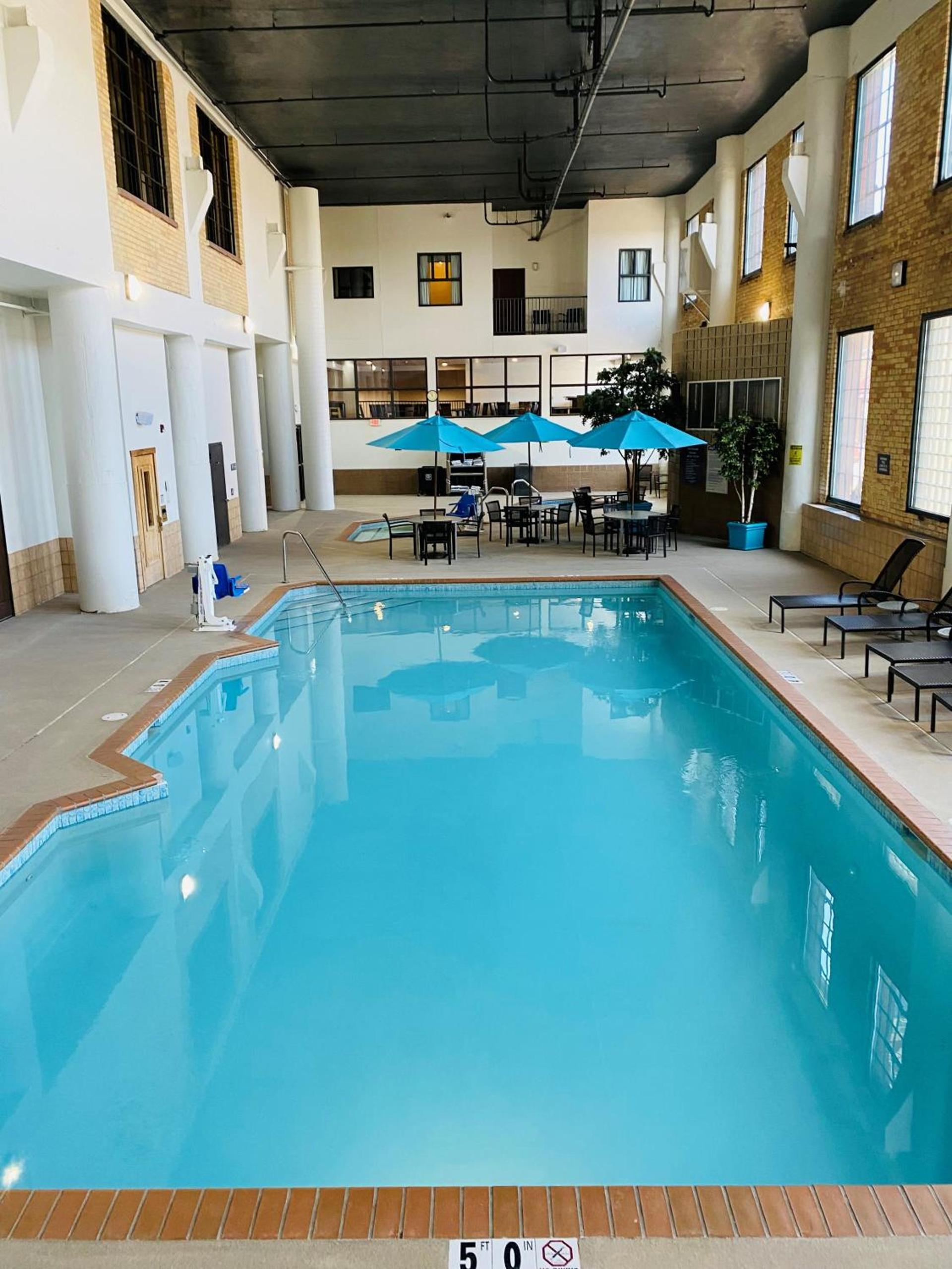The Suites Hotel at Waterfront Plaza photo 39