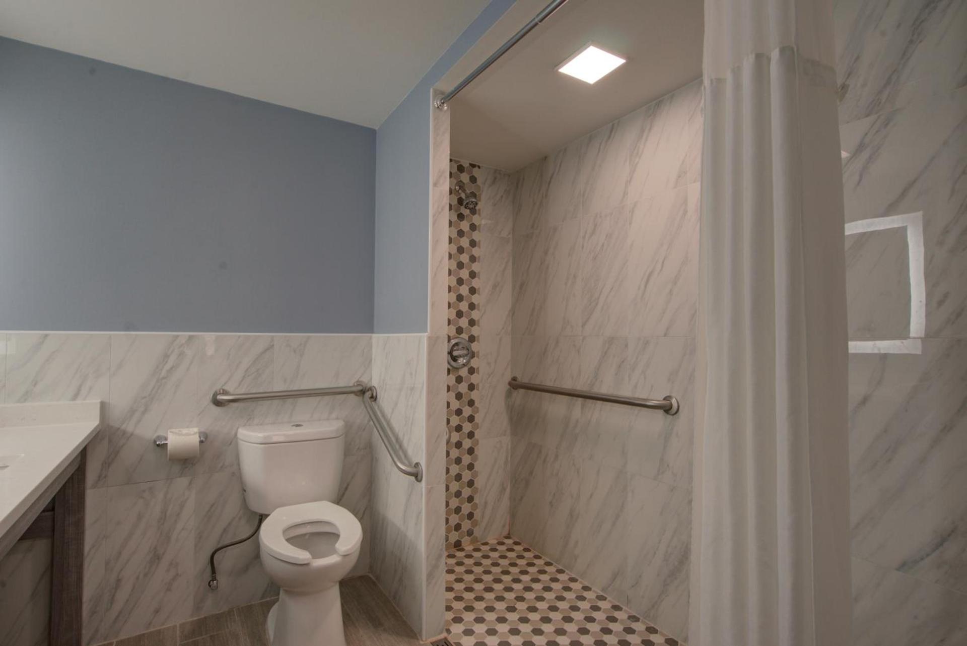 Clarion Pointe Tampa-Brandon Near Fairgrounds and Casino photo 71