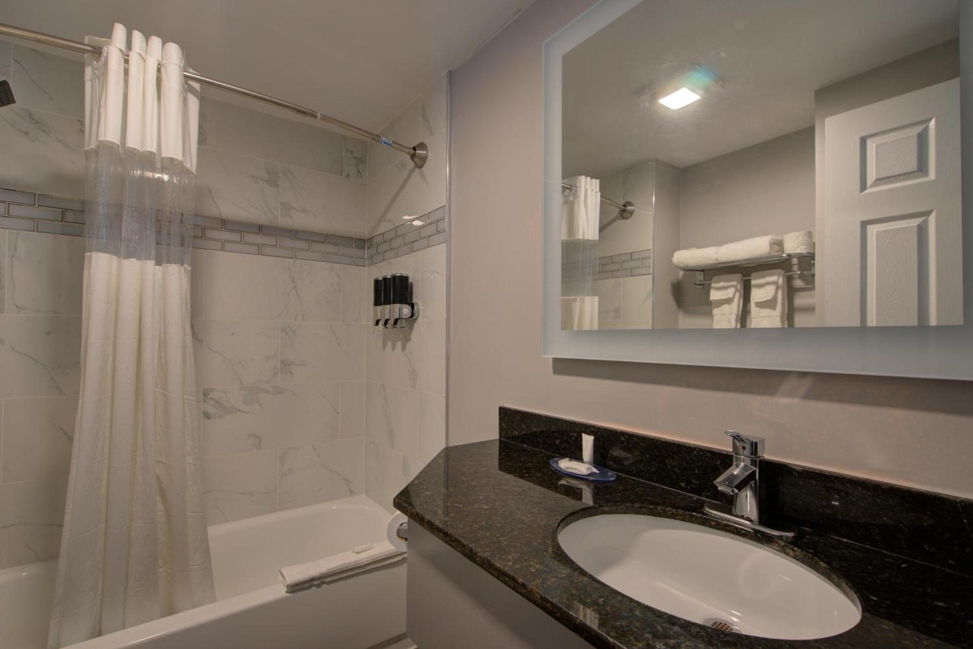 Clarion Pointe Tampa-Brandon Near Fairgrounds and Casino photo 73