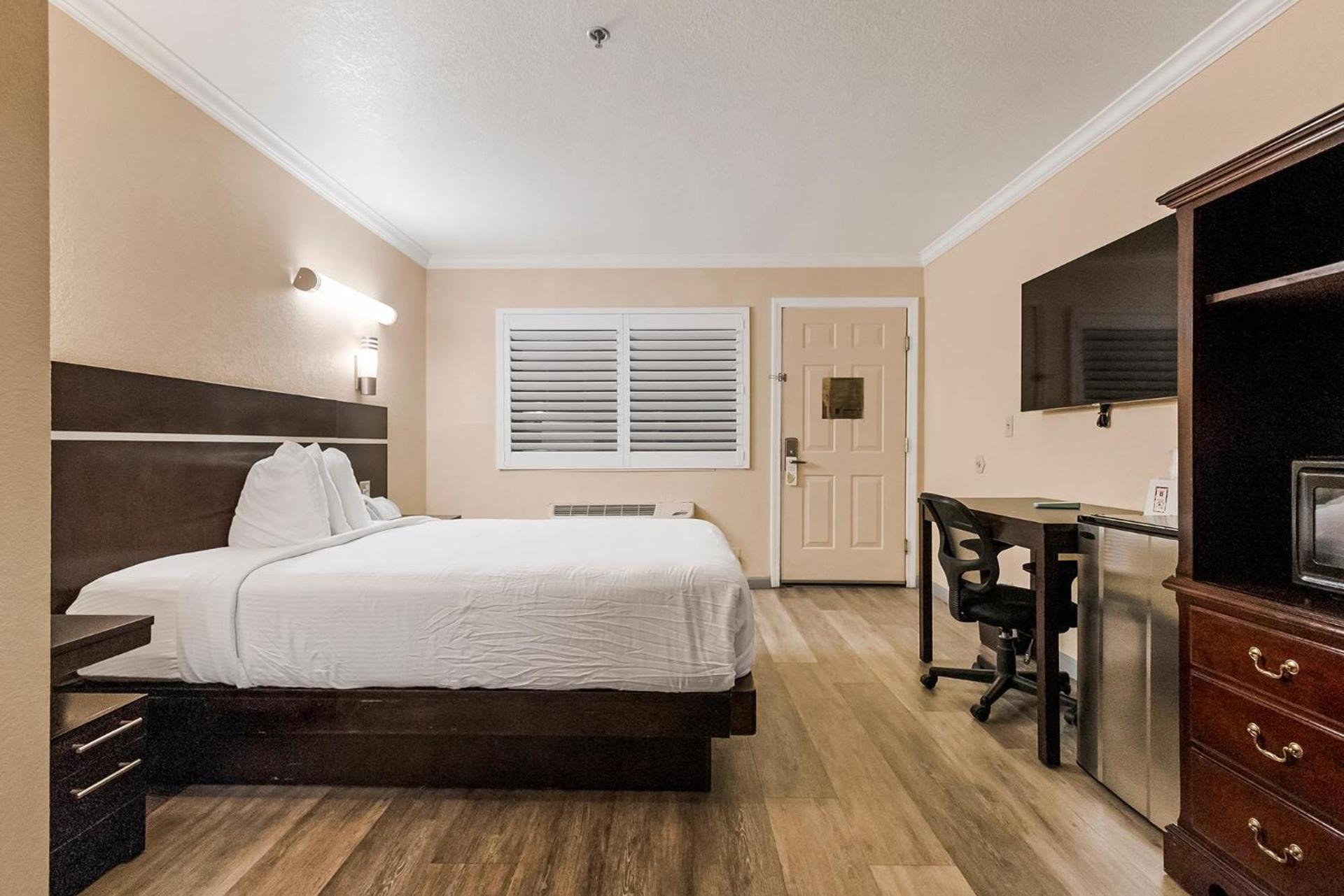 Country Inn Sonora photo 14