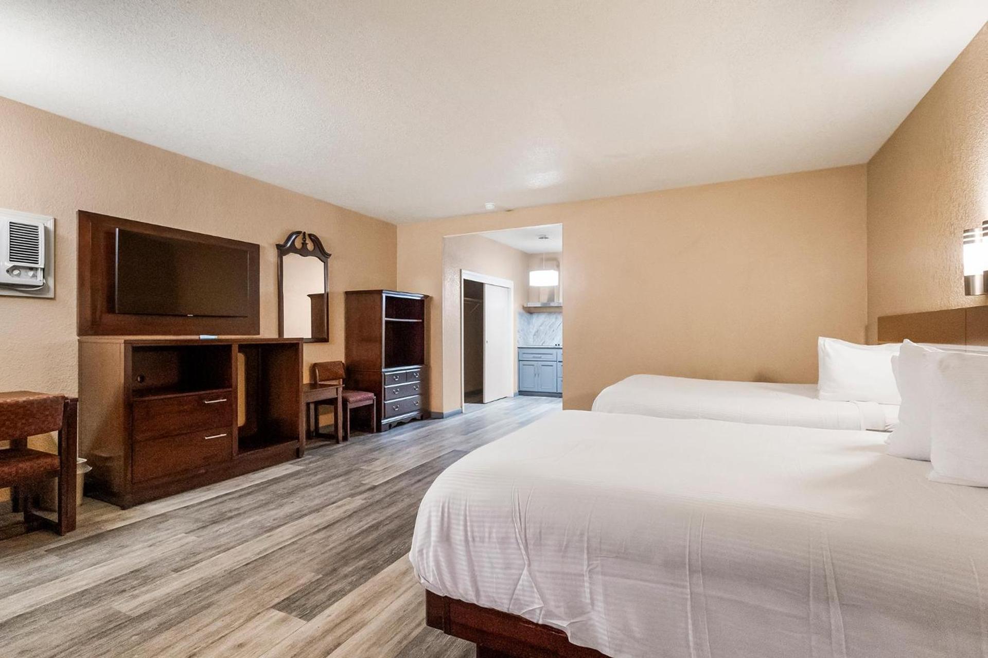 Country Inn Sonora photo 9