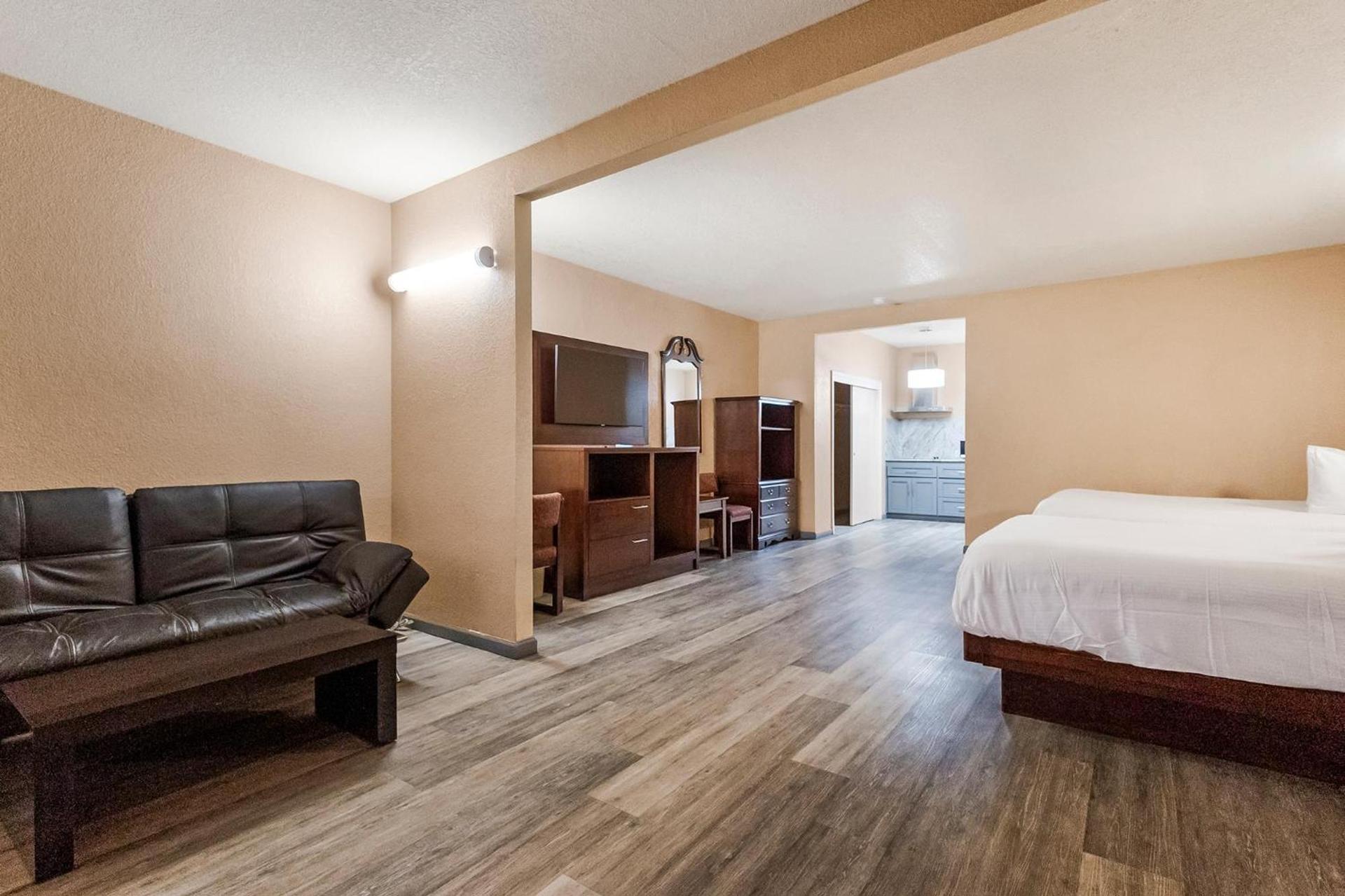 Country Inn Sonora photo 11