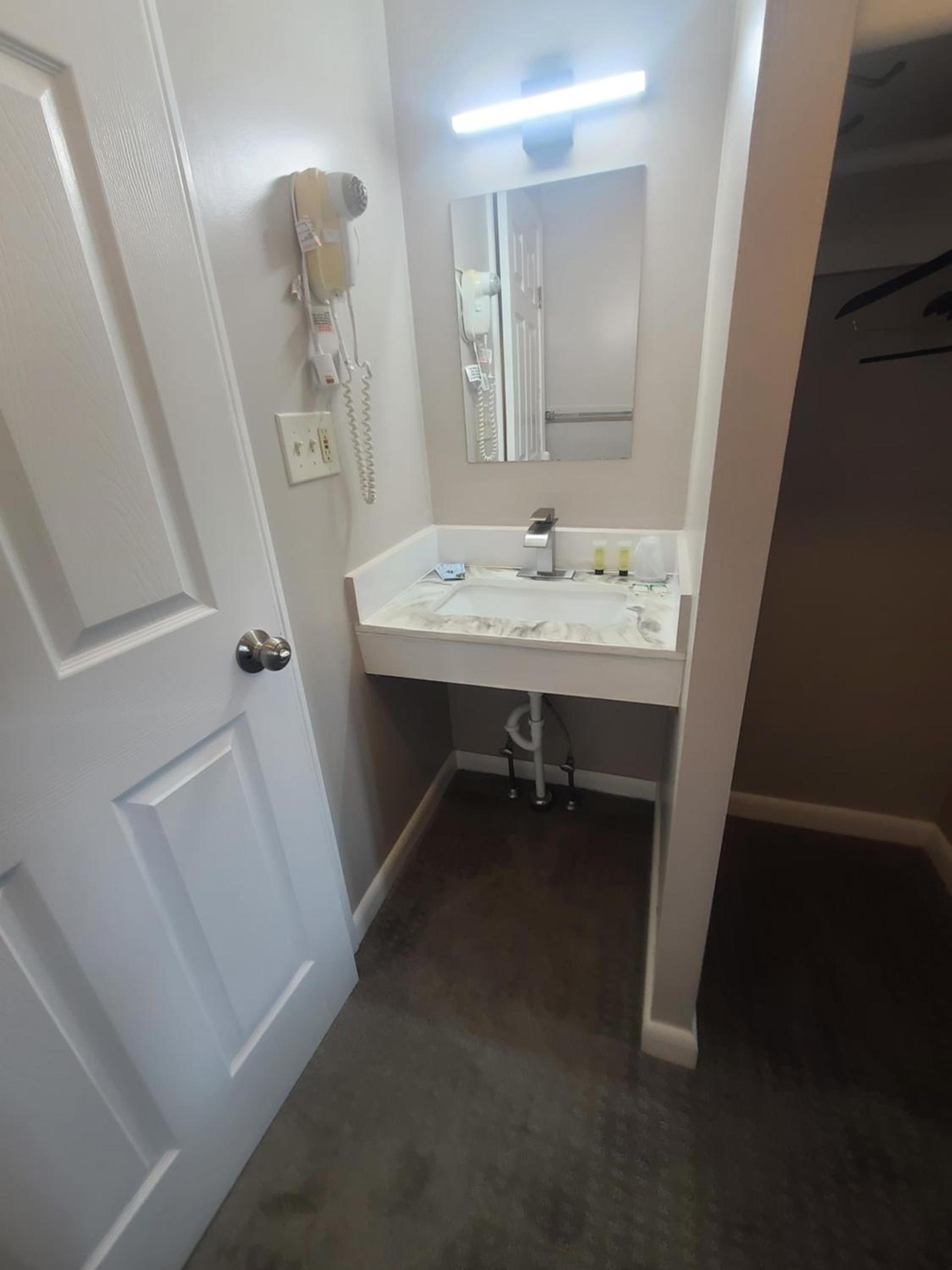 Lake Shore Farm Inn photo 11