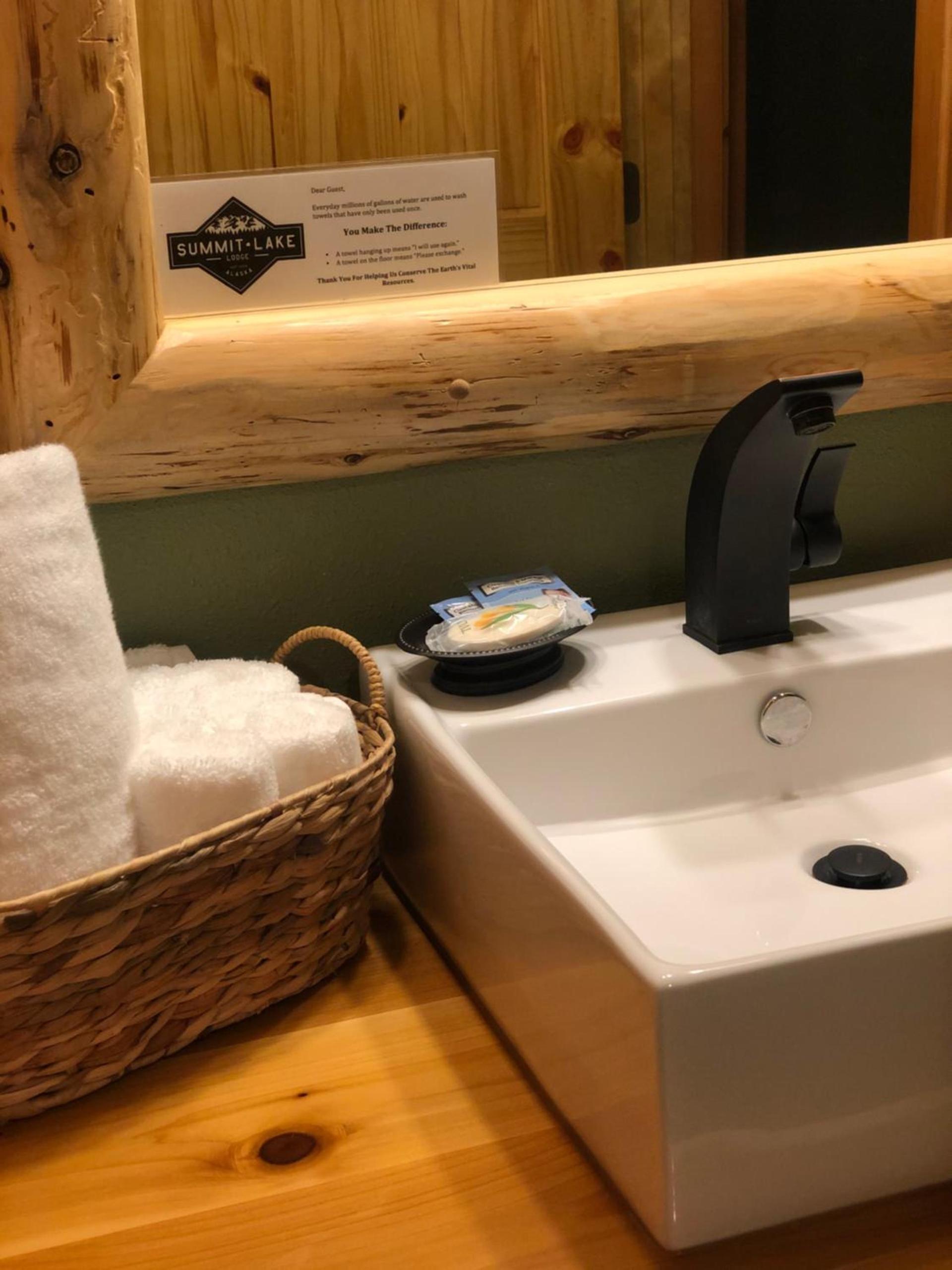 Summit Lake Lodge photo 5