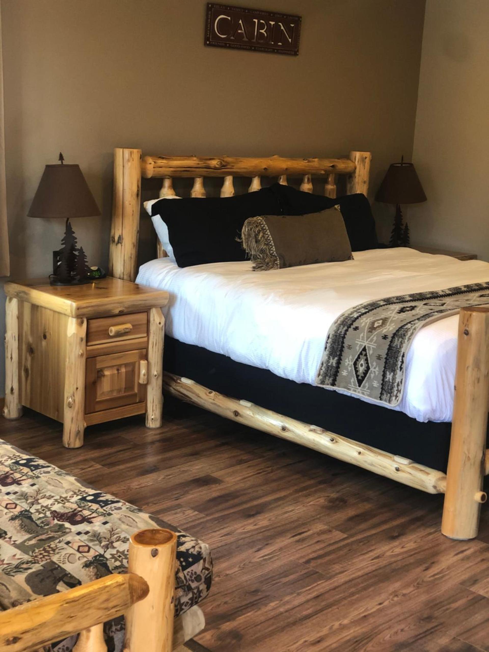 Summit Lake Lodge photo 7