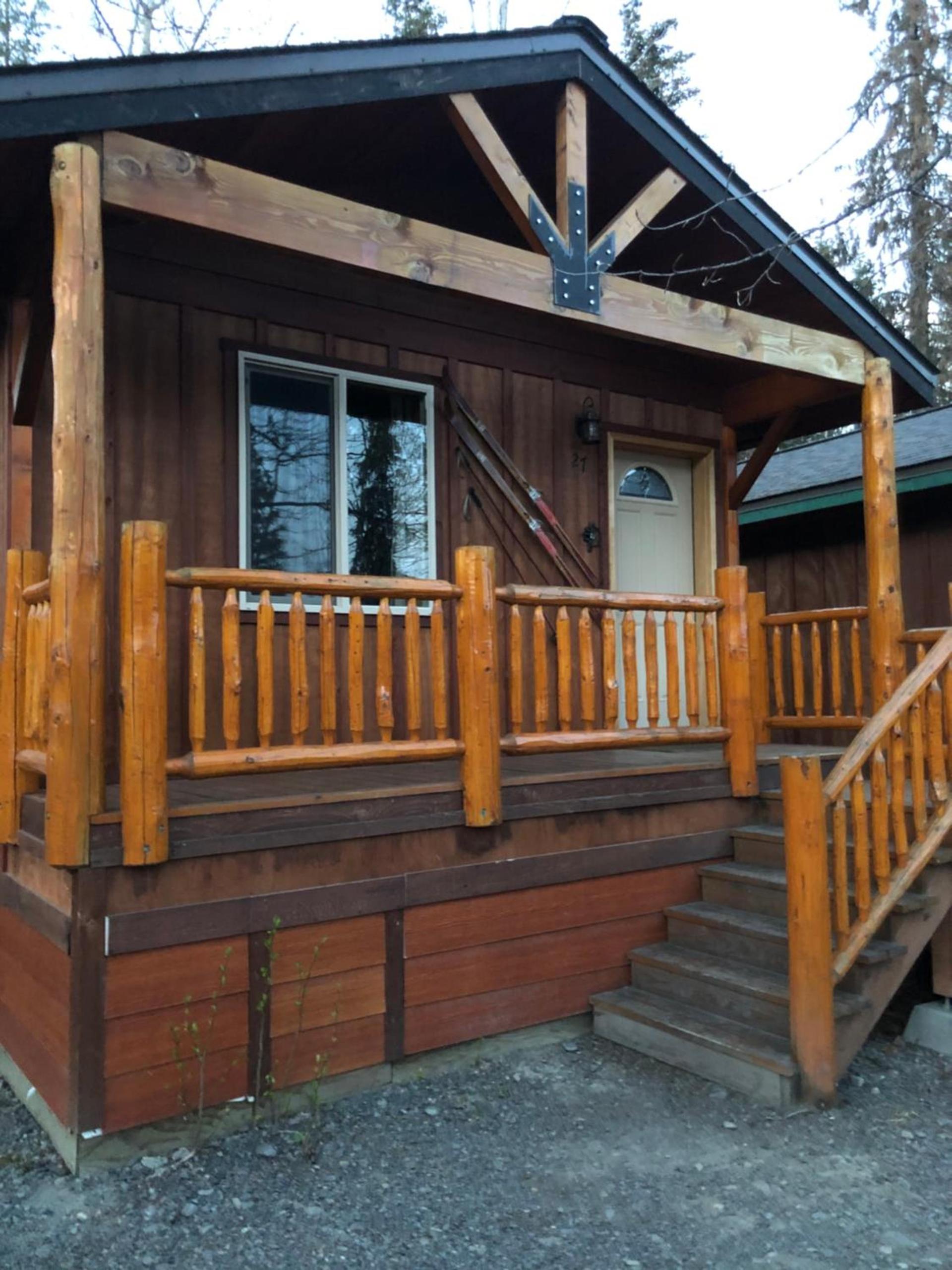 Summit Lake Lodge photo 8