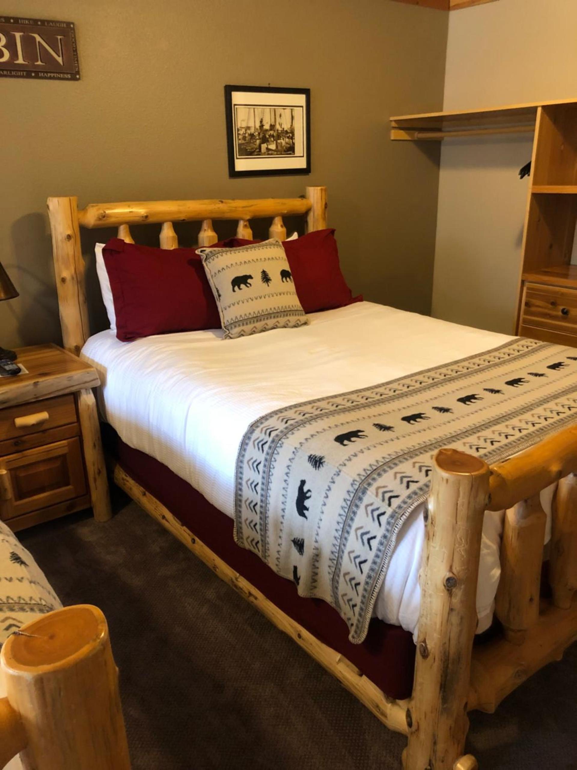 Summit Lake Lodge photo 3
