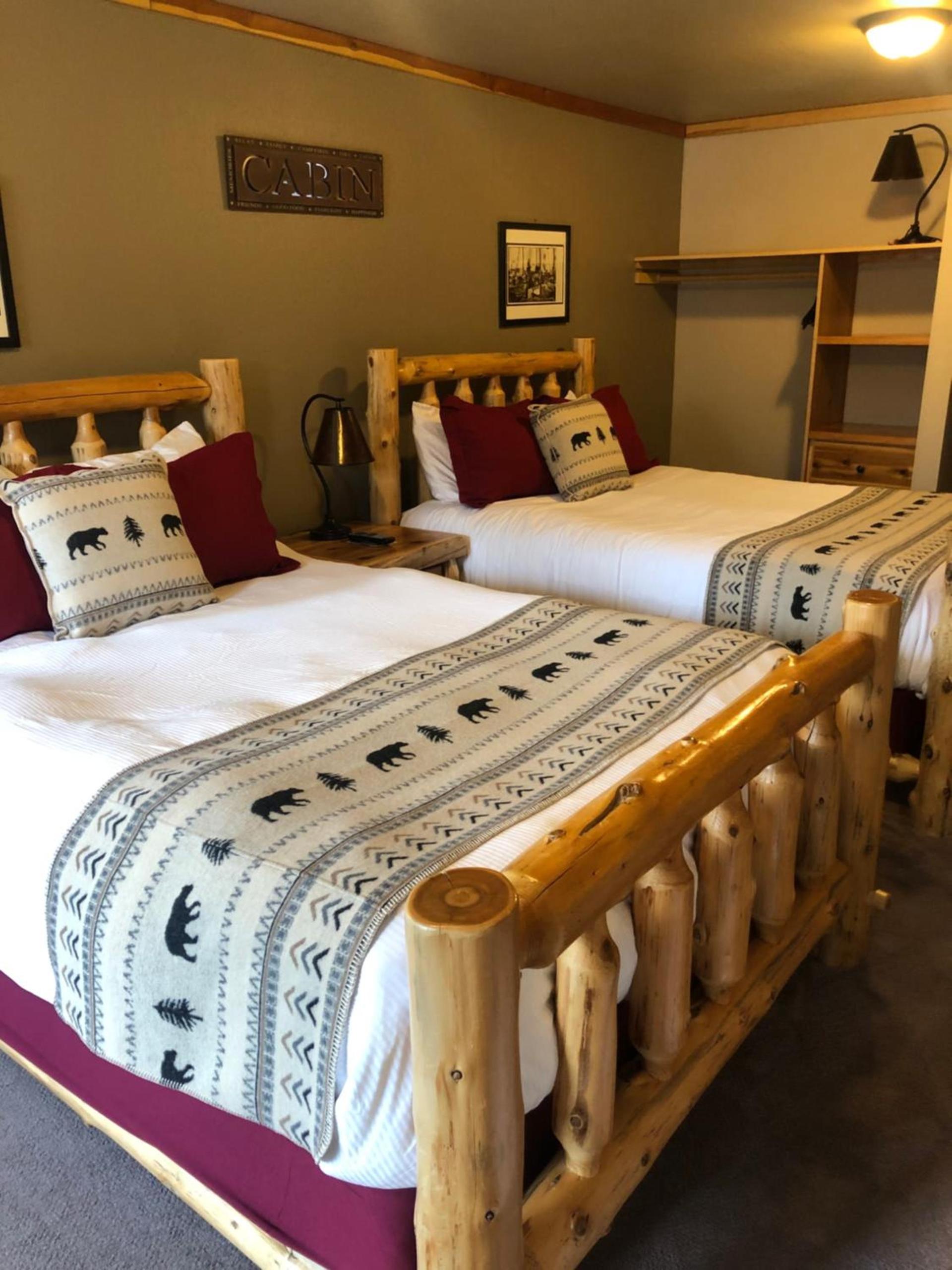 Summit Lake Lodge photo 4