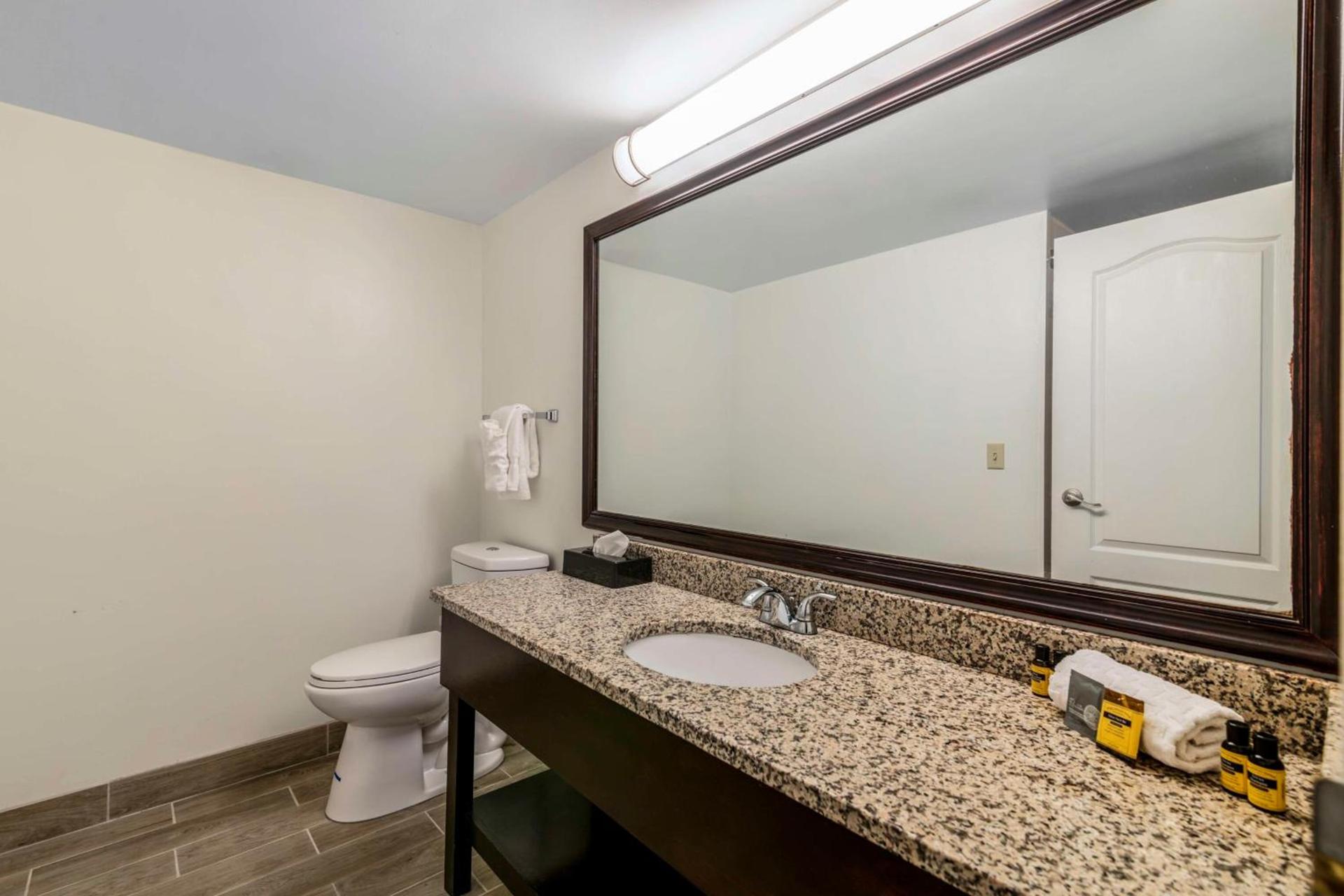 Best Western Plus Brunswick Bath photo 22
