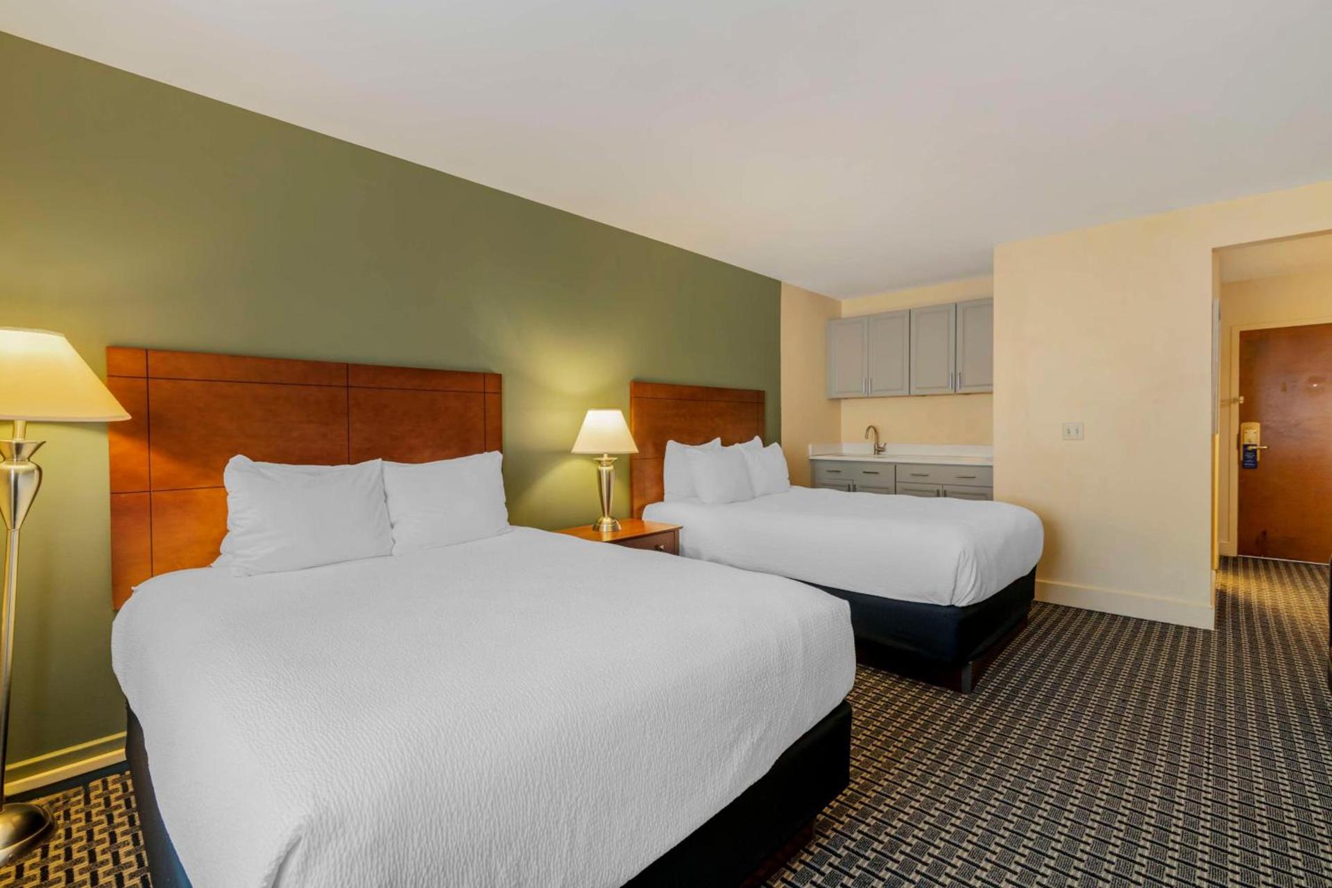 Best Western Plus Brunswick Bath photo 2