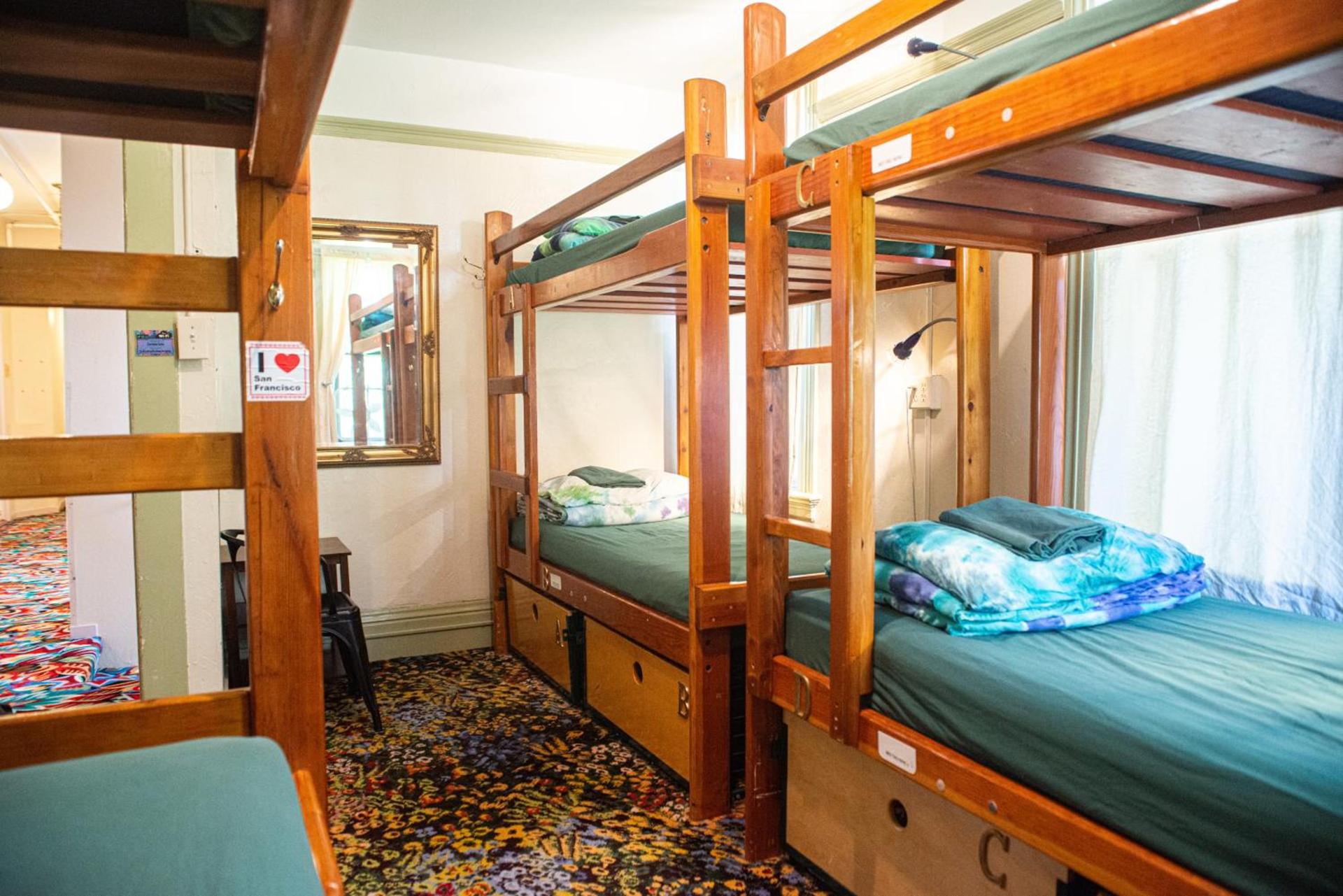 Green Tortoise Hostel photo 39